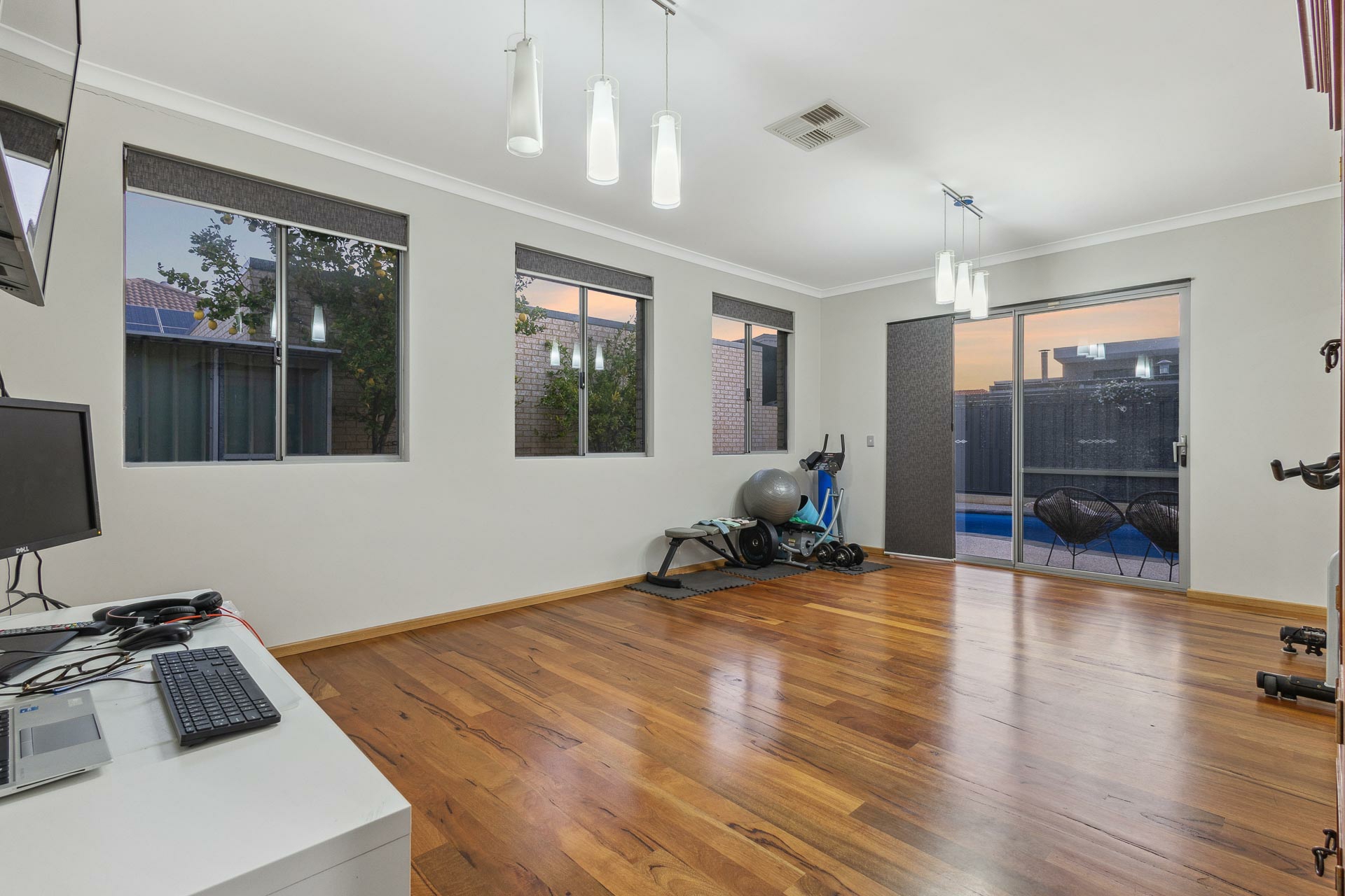 46 West Churchill Avenue, LAKE COOGEE