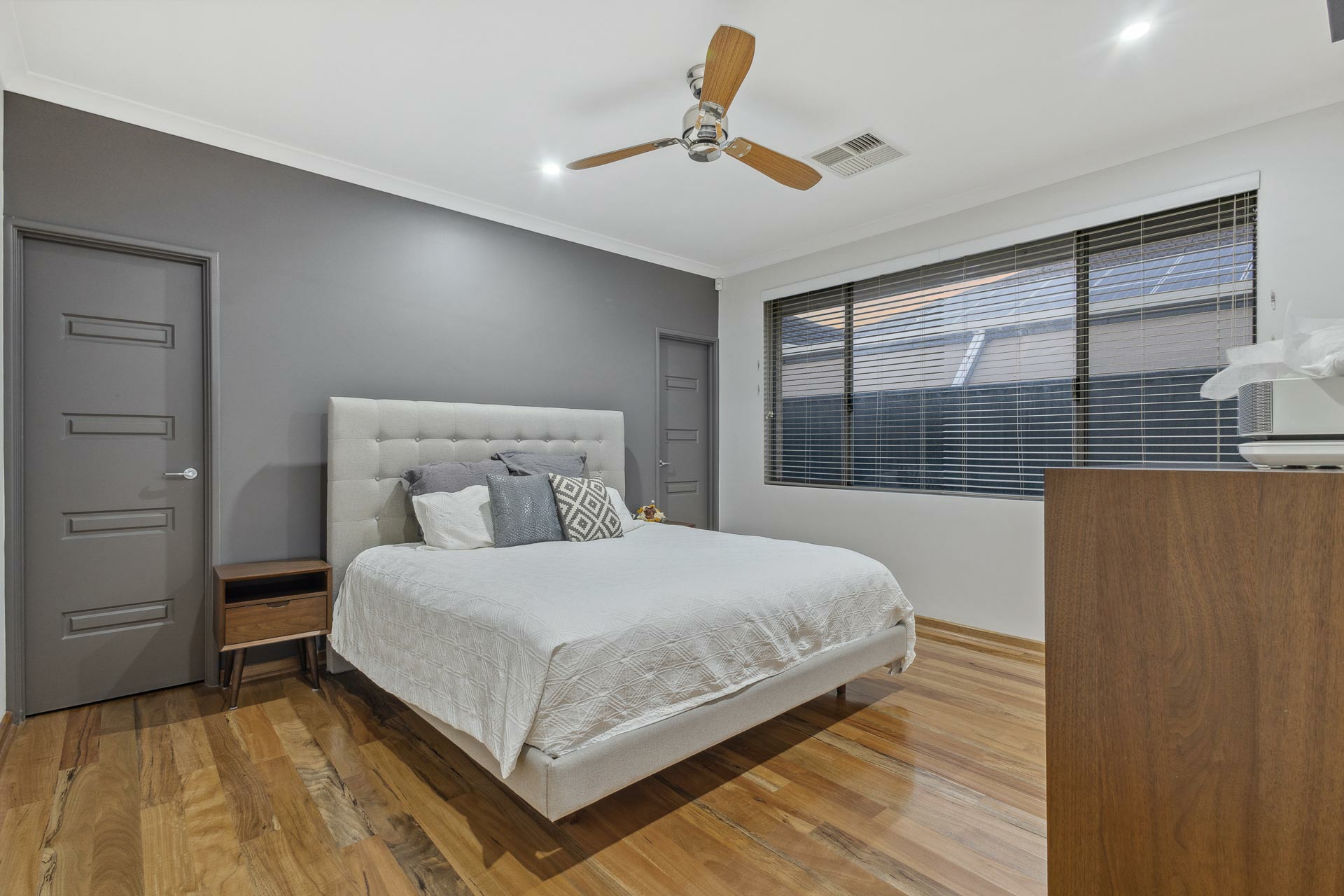 46 West Churchill Avenue, LAKE COOGEE
