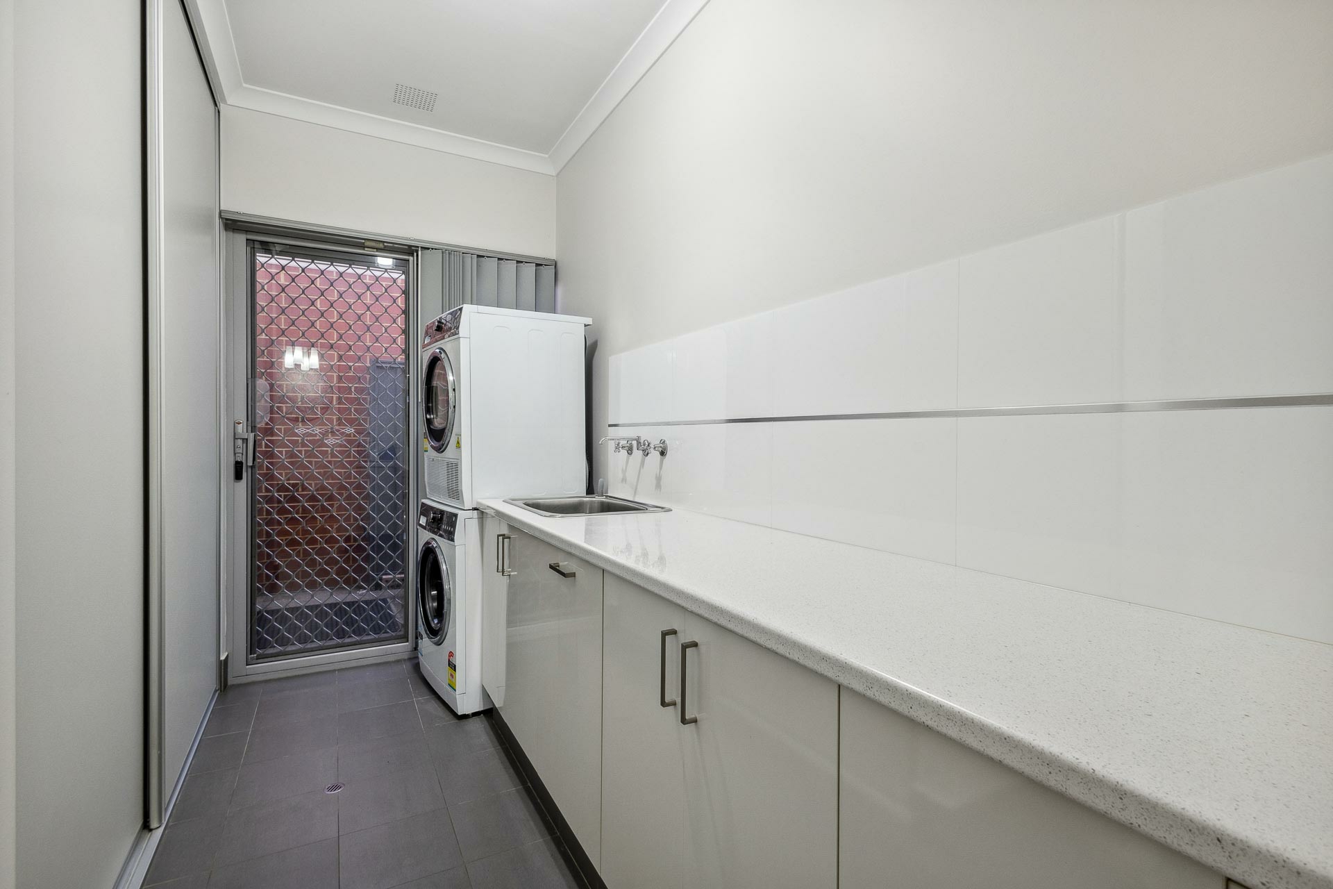 46 West Churchill Avenue, LAKE COOGEE