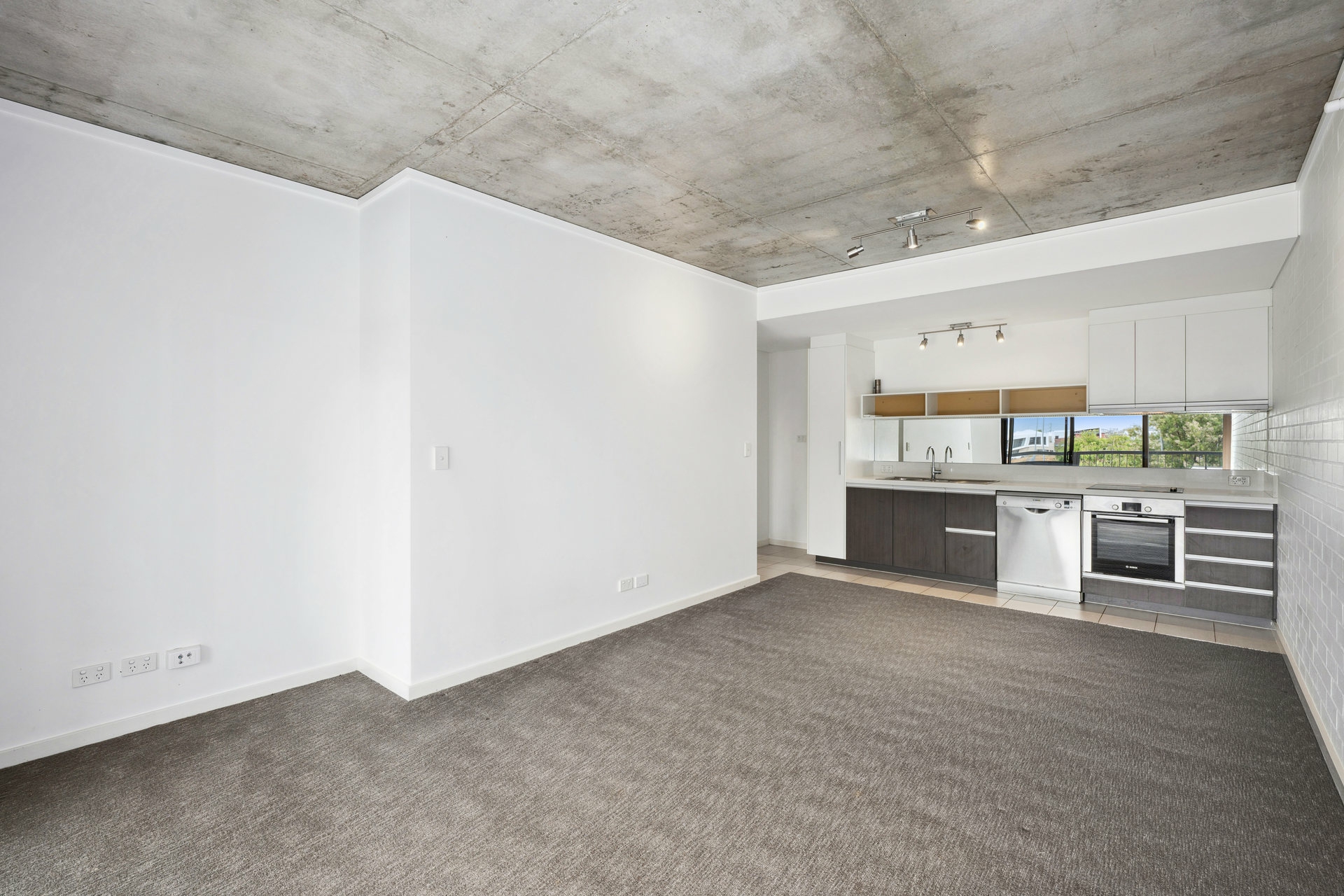 76/59 Breaksea Drive, NORTH COOGEE