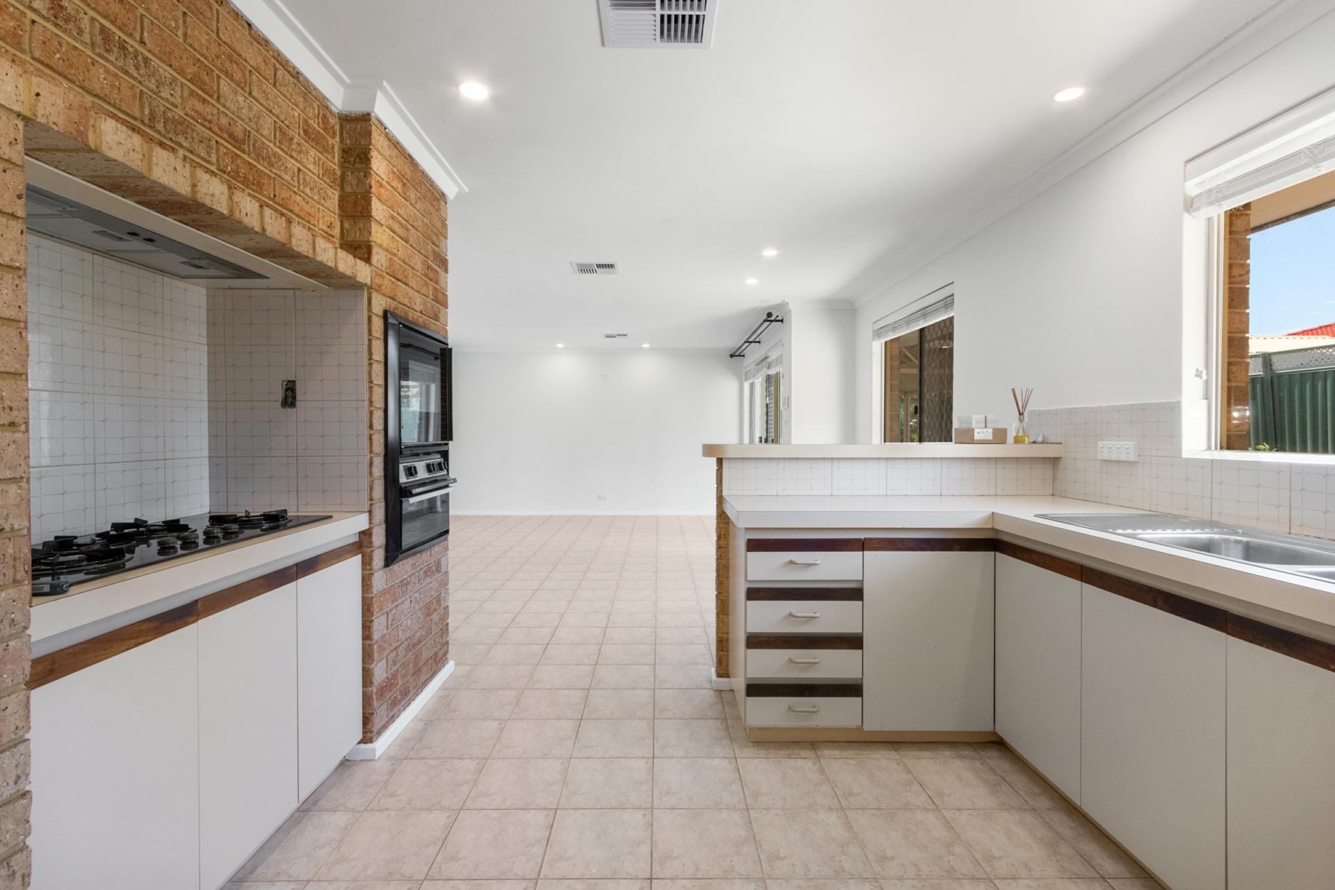 11 Lawson Place, LAKE COOGEE