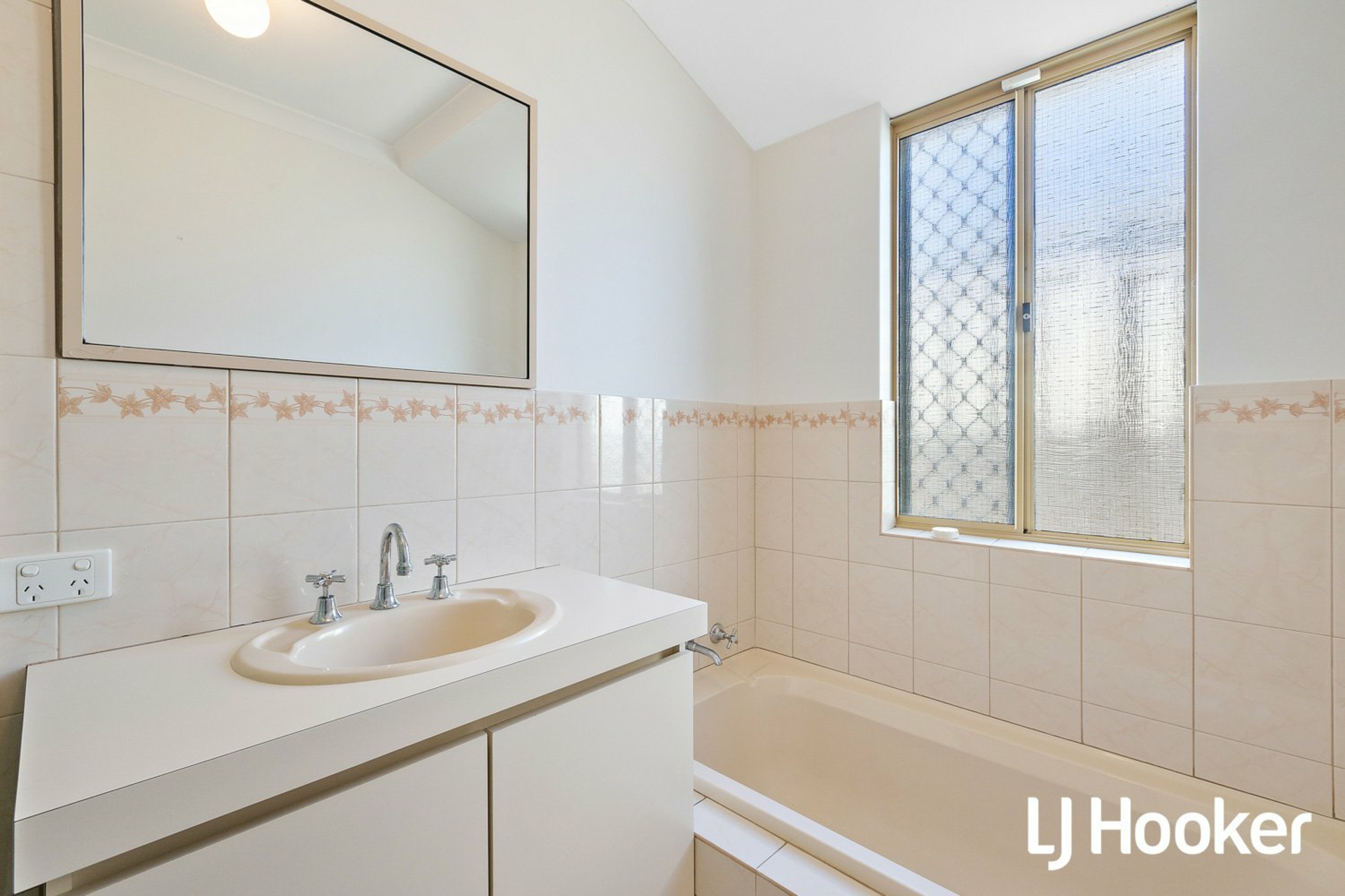8 298 Albert Street, BALCATTA