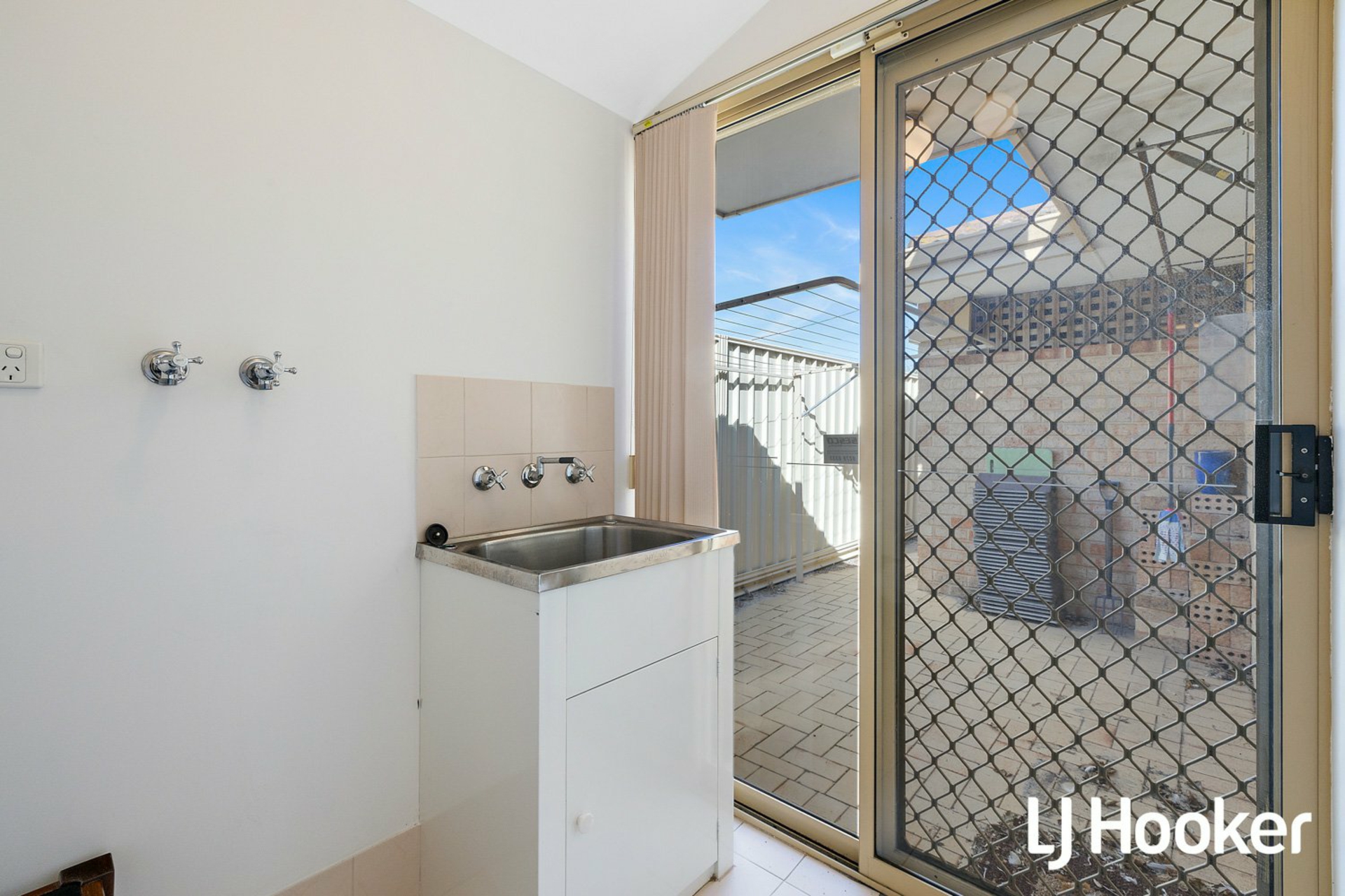 8 298 Albert Street, BALCATTA