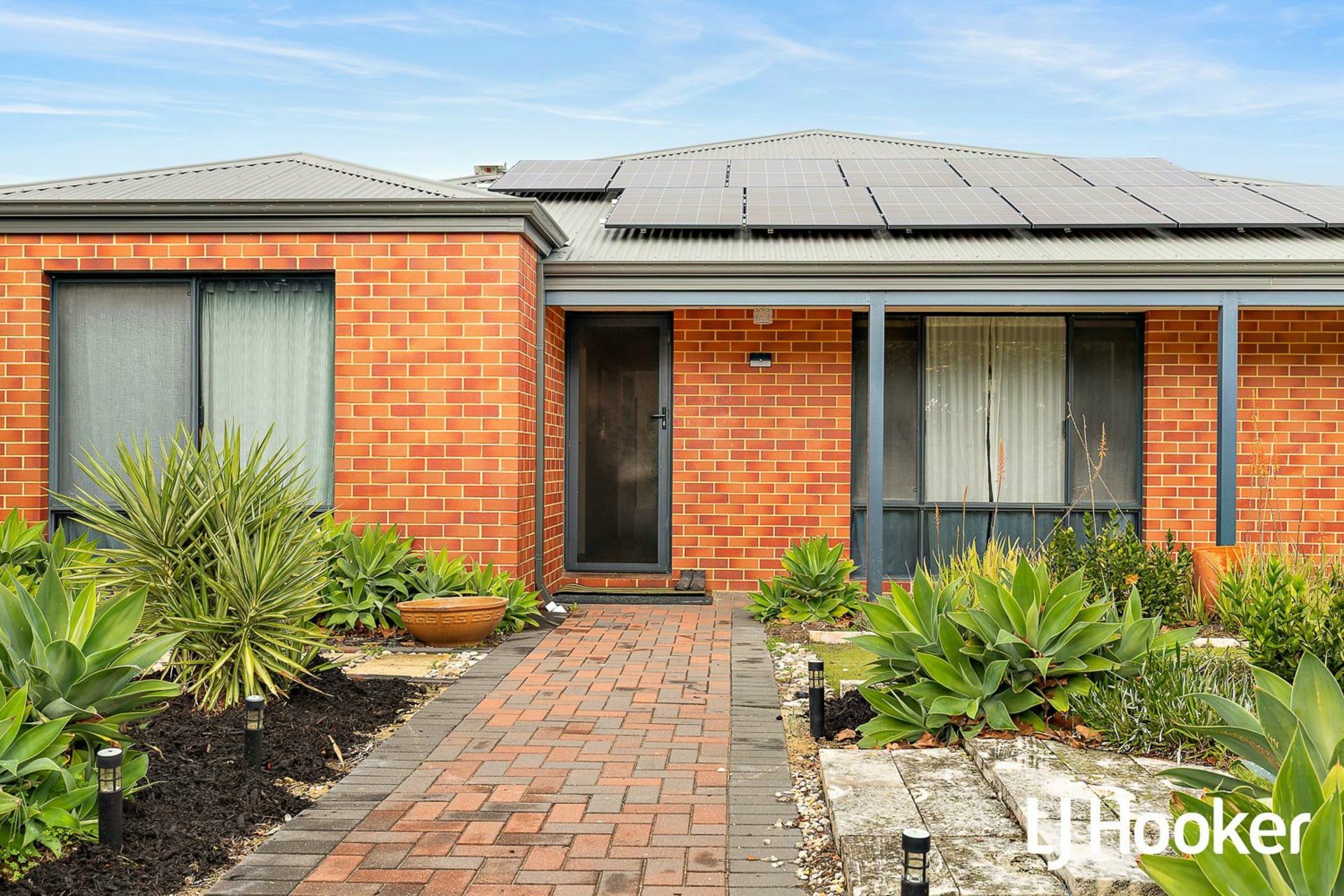 2 Tony Martin way — photo 3 of 30