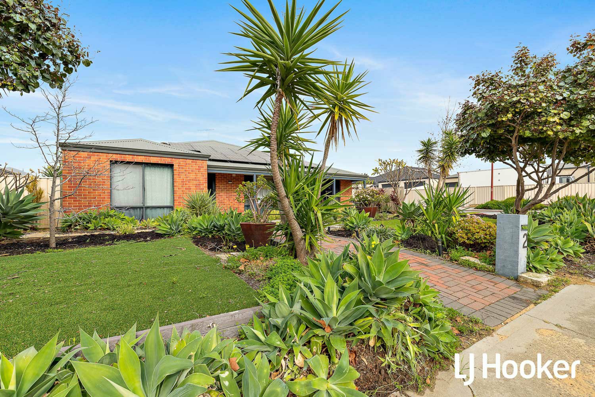 2 Tony Martin way — photo 6 of 30