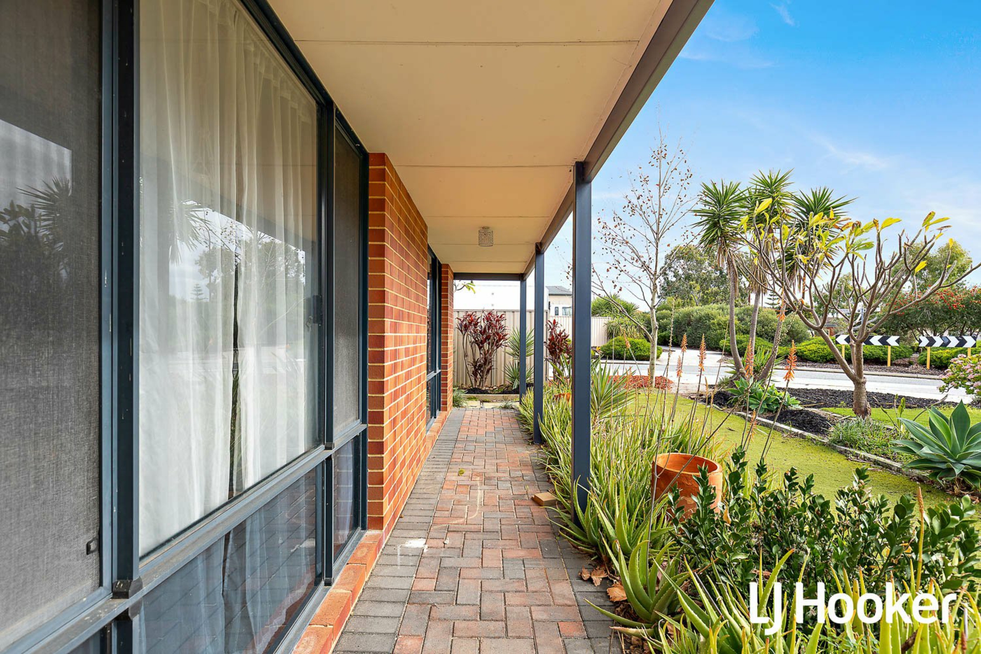 2 Tony Martin way — photo 8 of 30