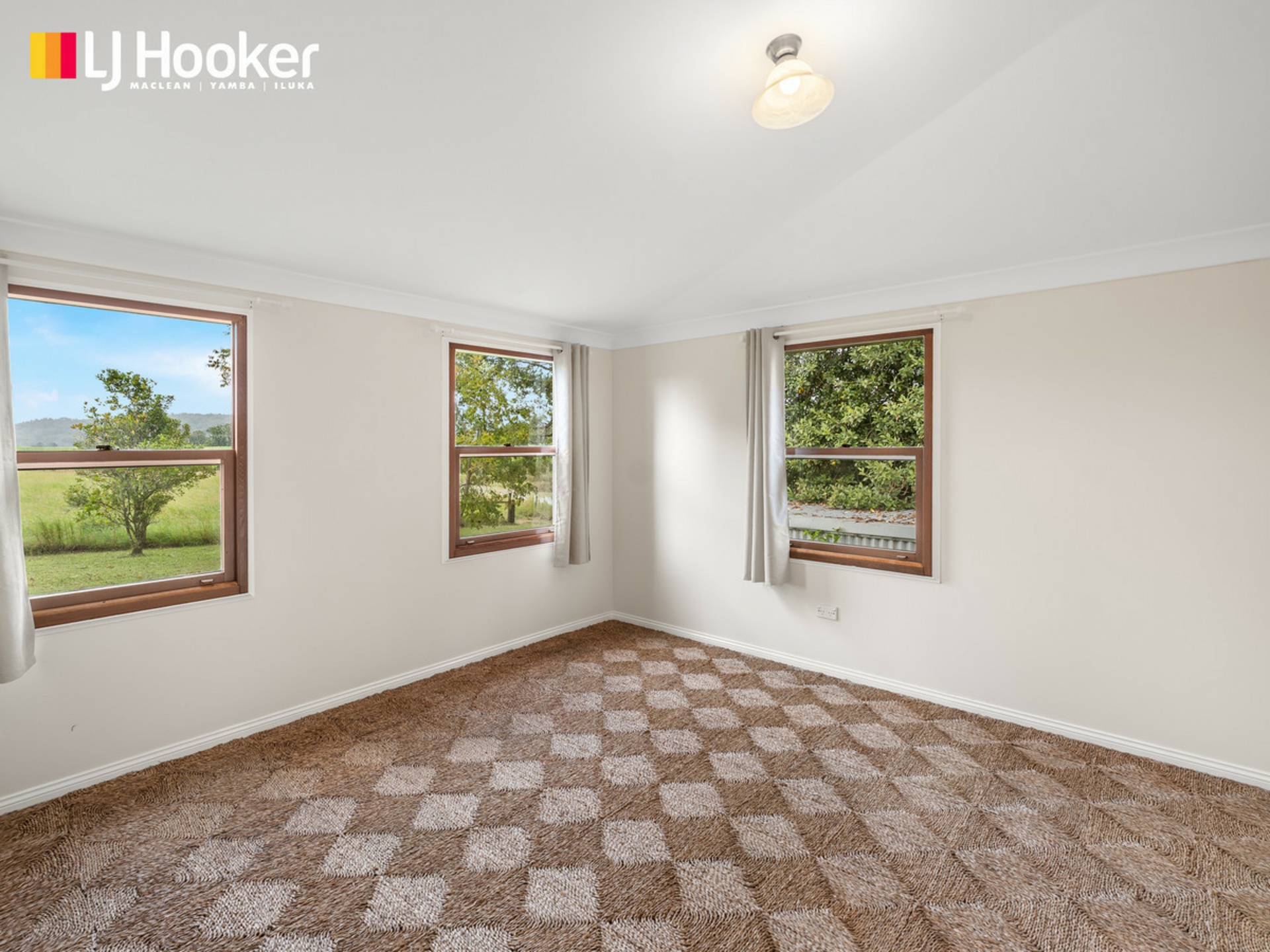 385 South Arm School Road, WOODFORD ISLAND