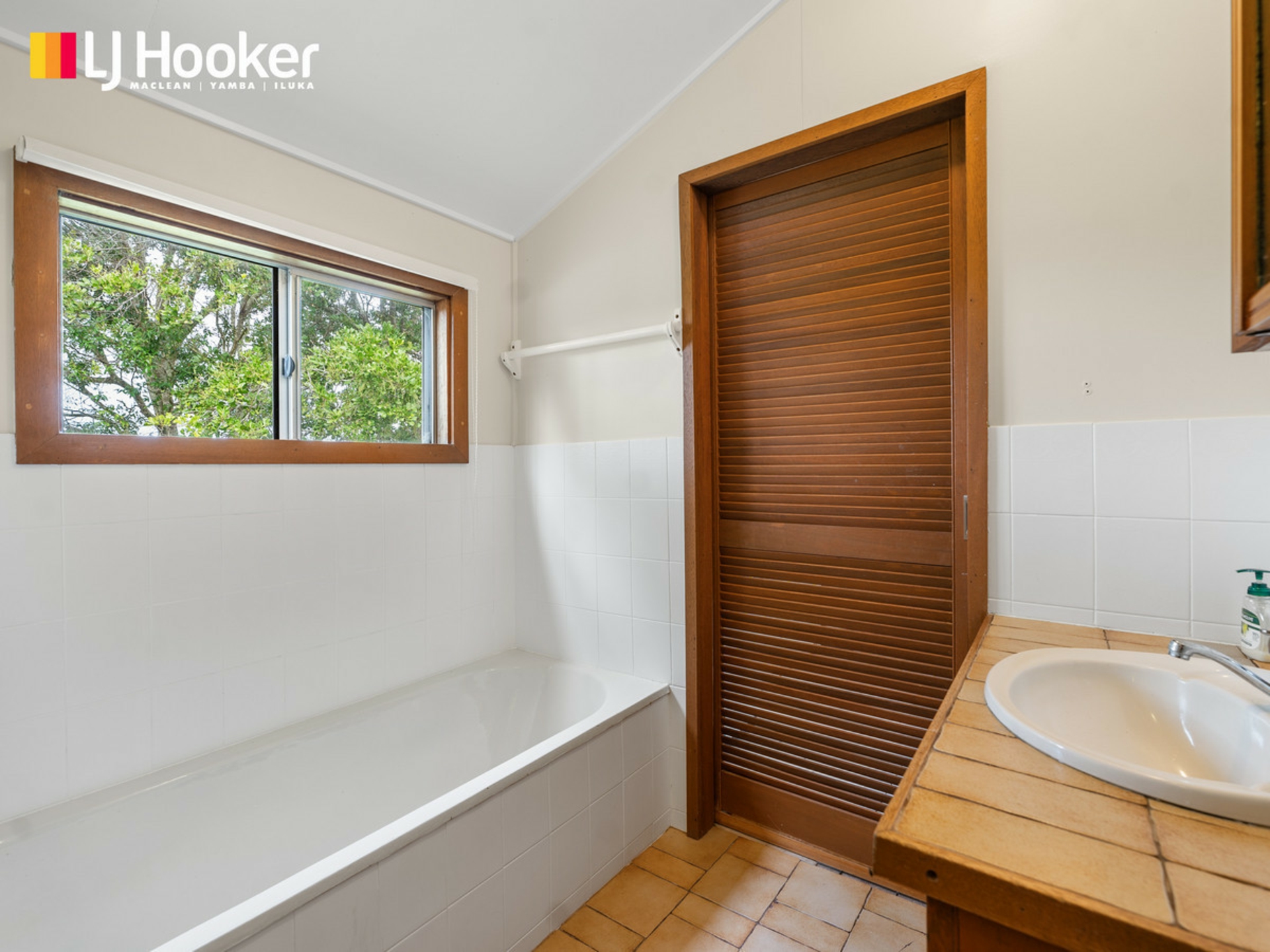 385 South Arm School Road, WOODFORD ISLAND