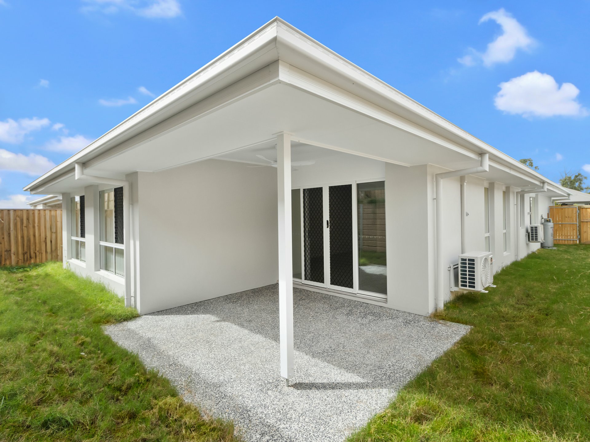 32 Oxford Drive, FLAGSTONE