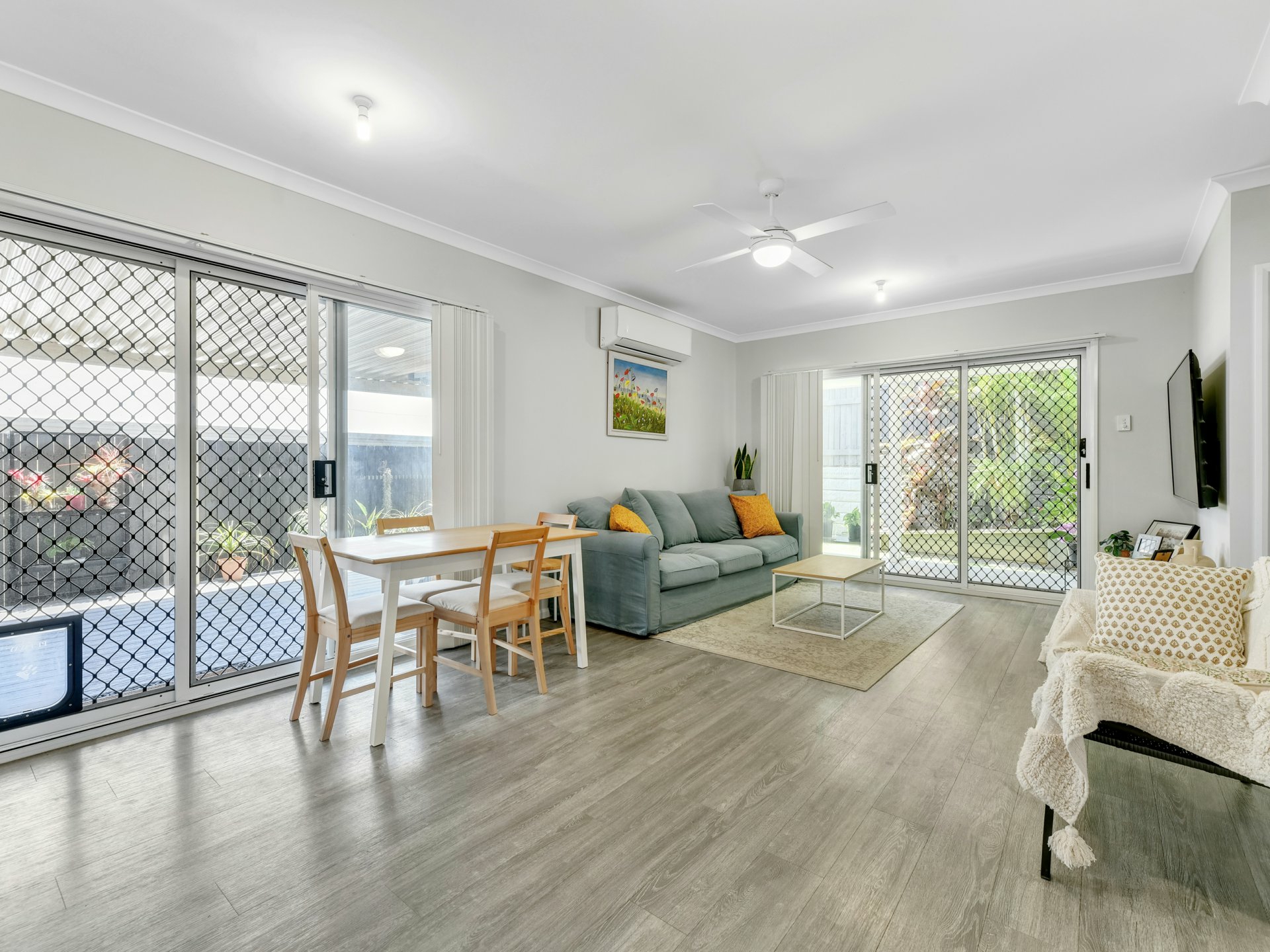 24 Haymarket Street, FLAGSTONE