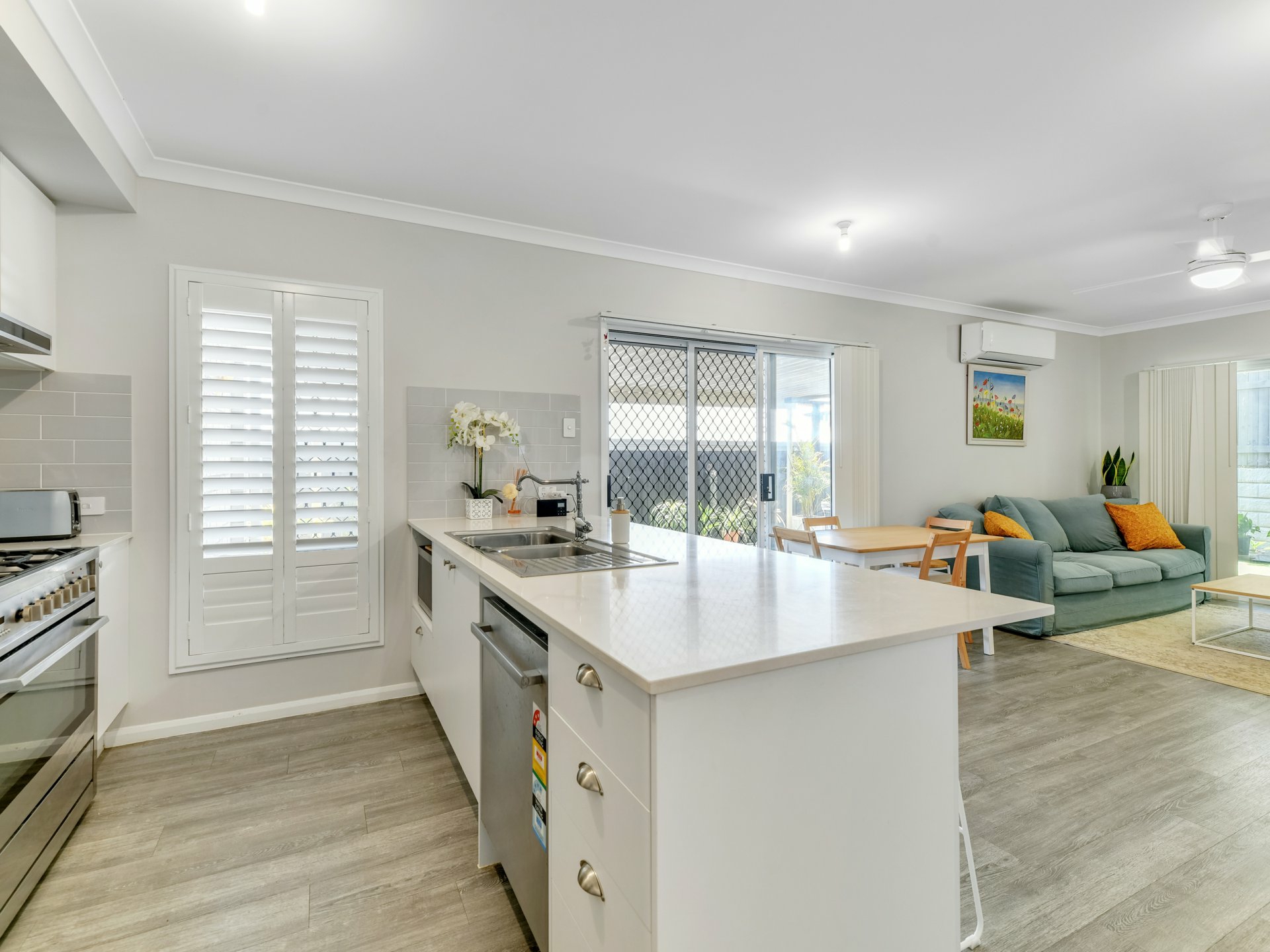 24 Haymarket Street, FLAGSTONE
