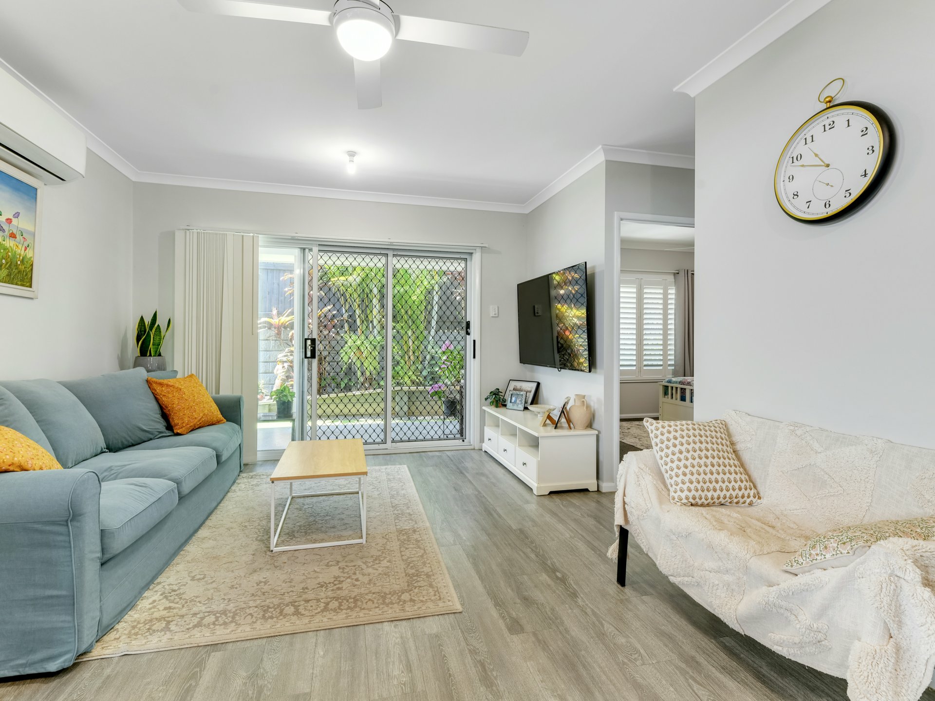 24 Haymarket Street, FLAGSTONE
