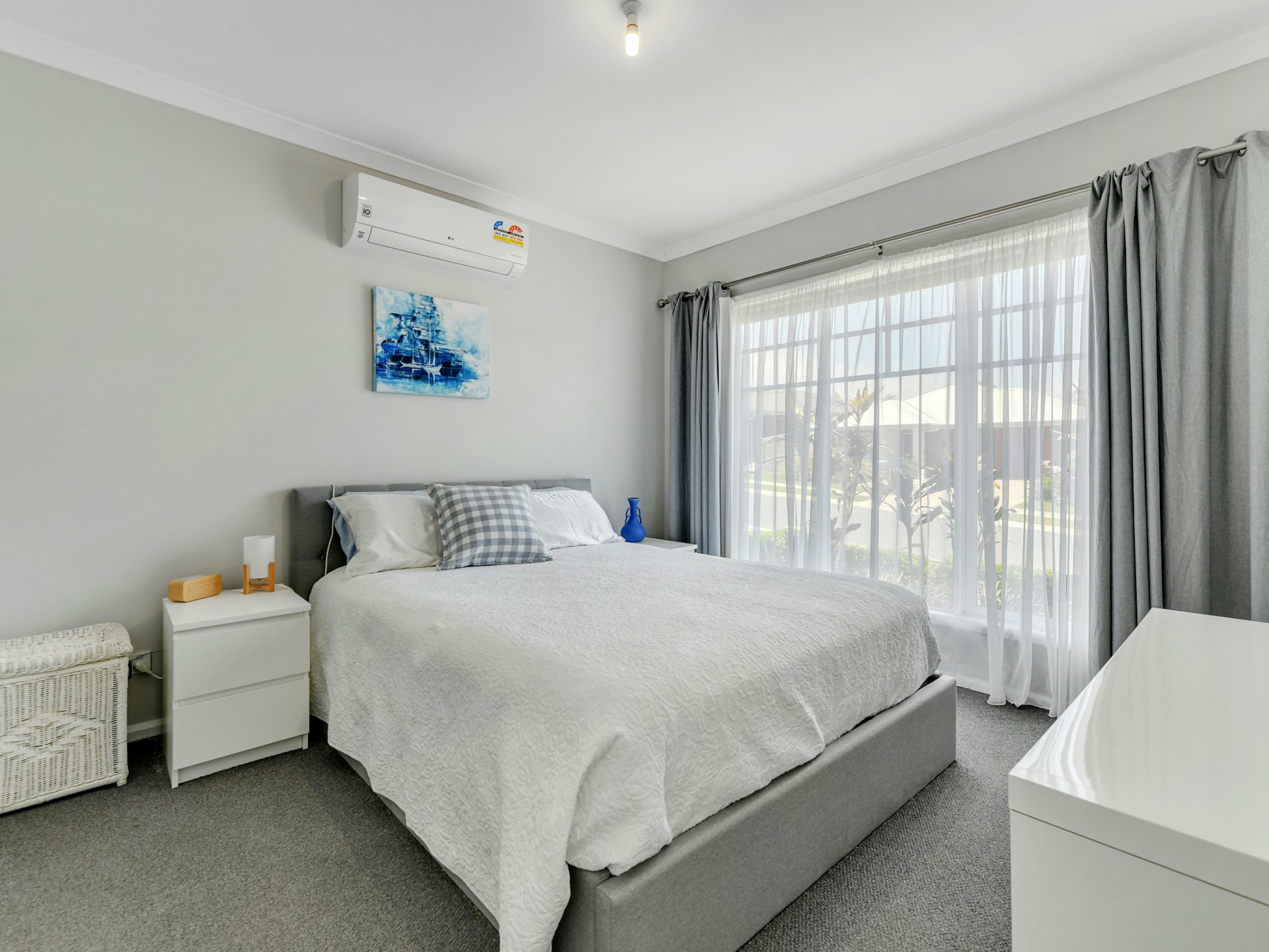 24 Haymarket Street, FLAGSTONE