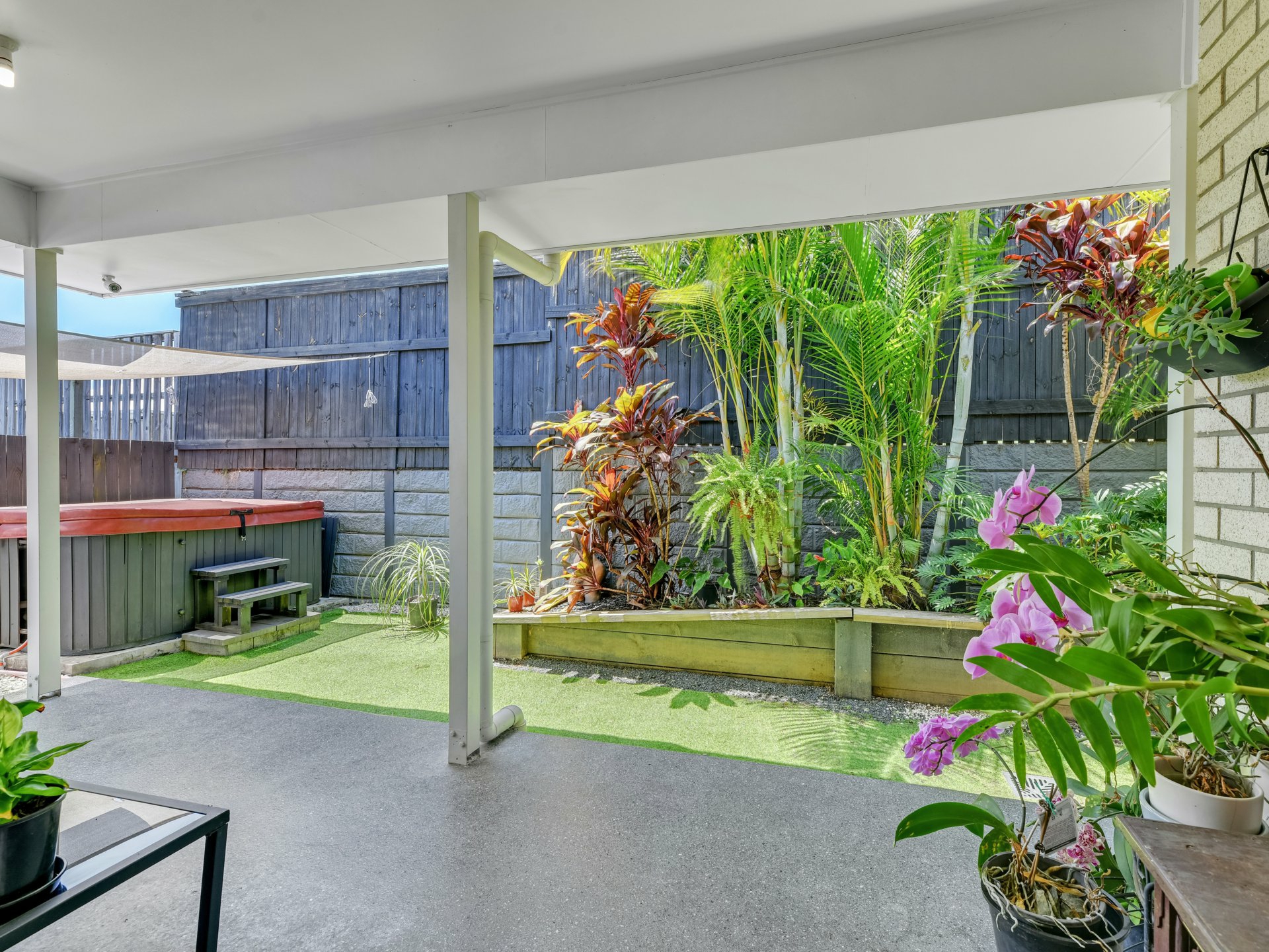 24 Haymarket Street, FLAGSTONE