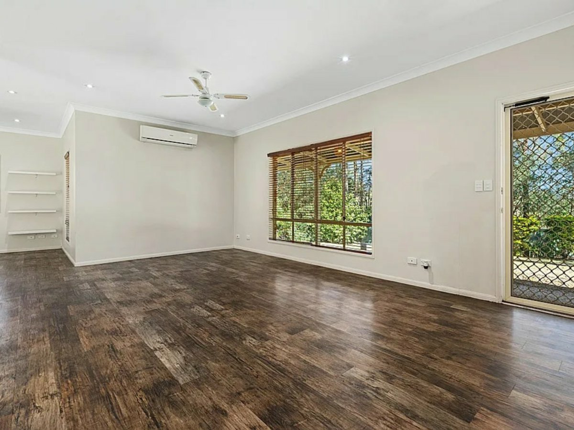 128-134 Diamentina Drive, LOGAN VILLAGE