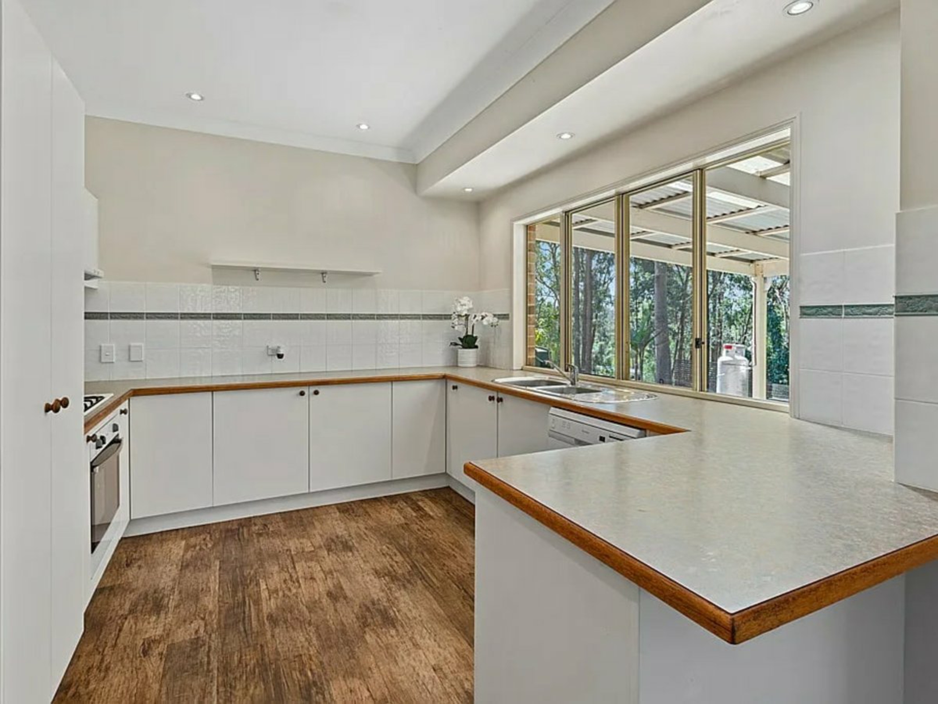 128-134 Diamentina Drive, LOGAN VILLAGE