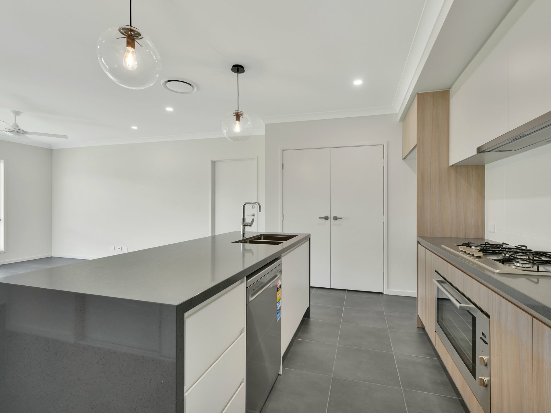 19 Compass Road — photo 6 of 16