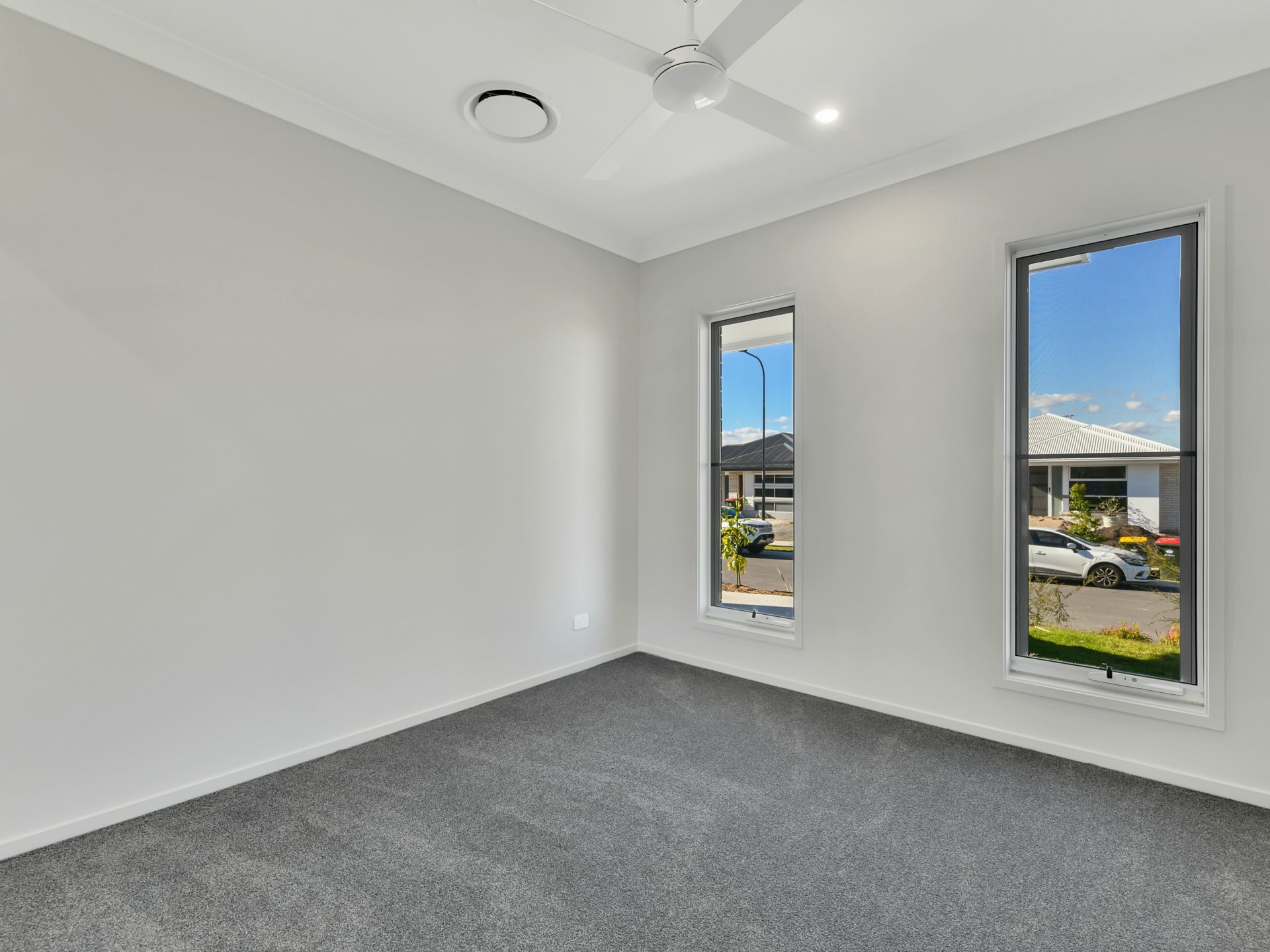 19 Compass Road — photo 10 of 16