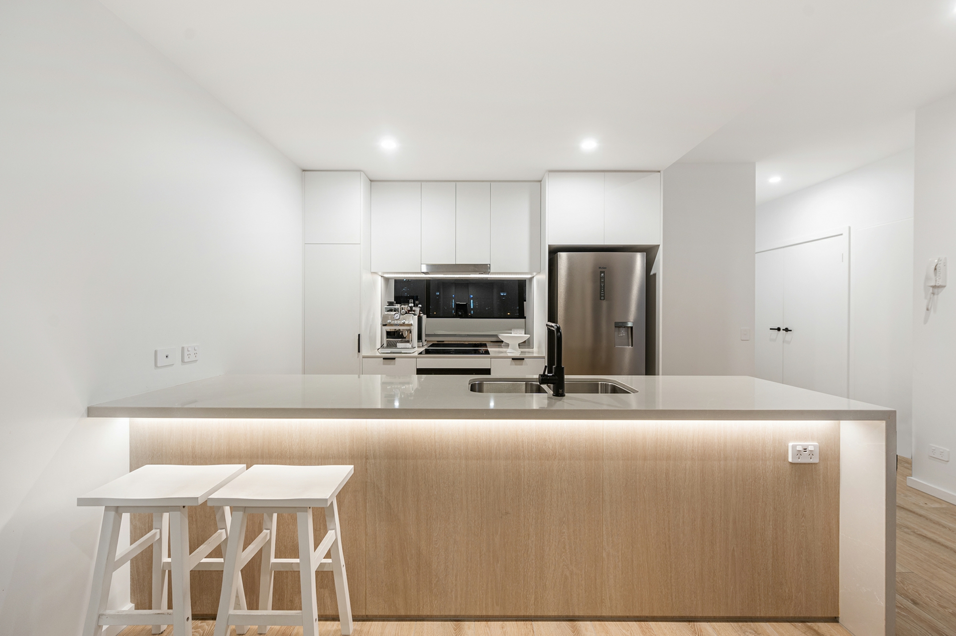 604/256 Stanhill Drive, CHEVRON ISLAND