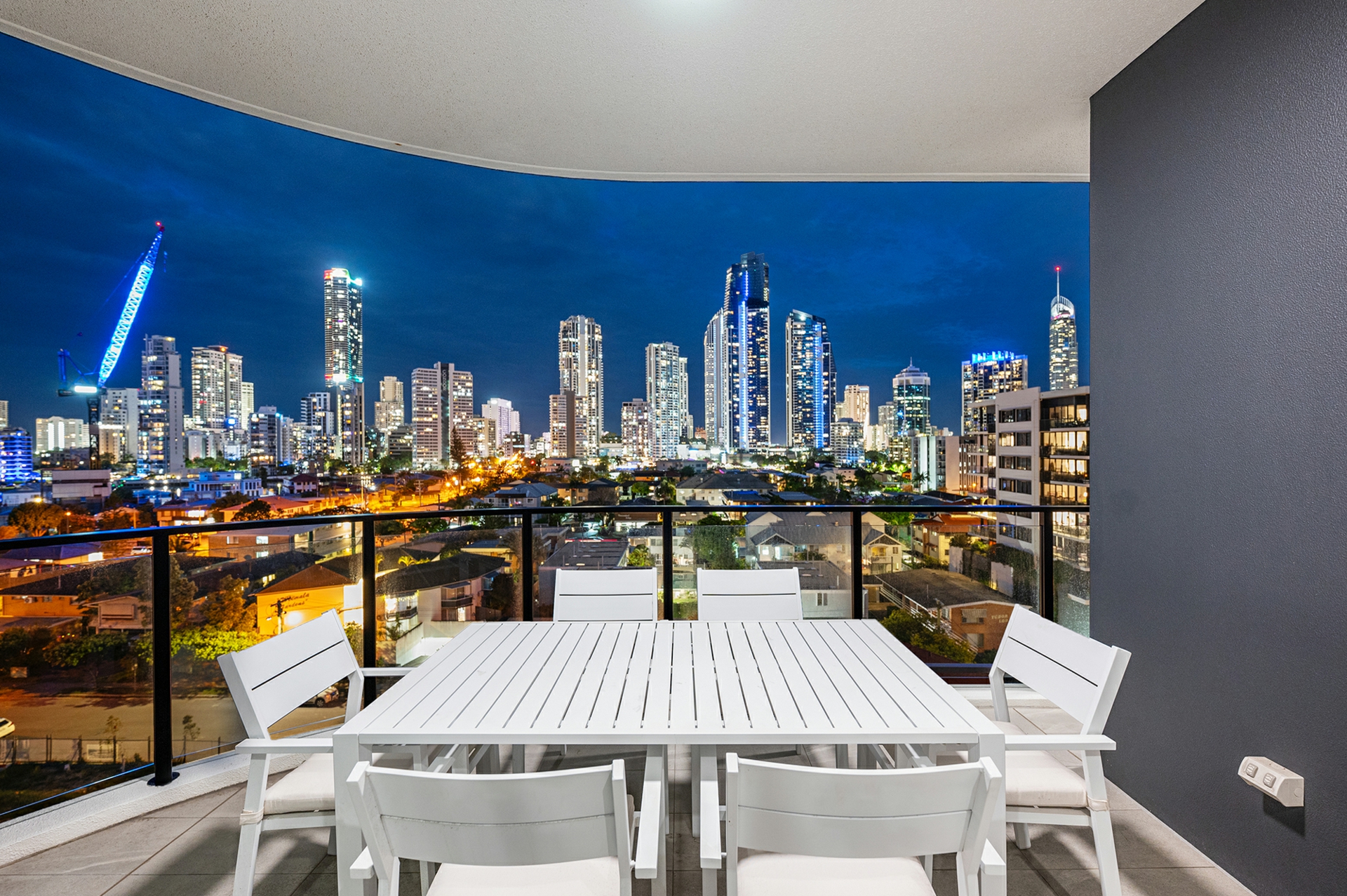 604/256 Stanhill Drive, CHEVRON ISLAND