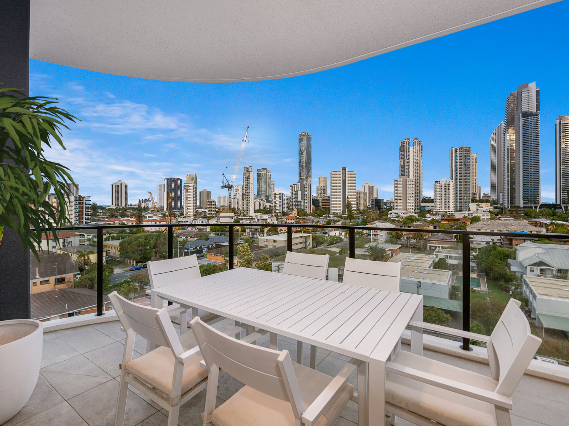 604/256 Stanhill Drive, CHEVRON ISLAND