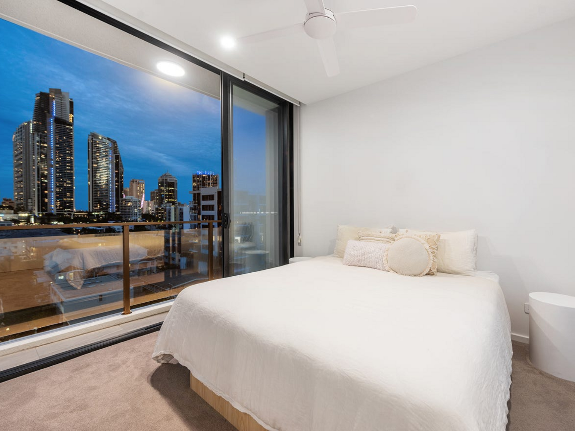 604/256 Stanhill Drive, CHEVRON ISLAND