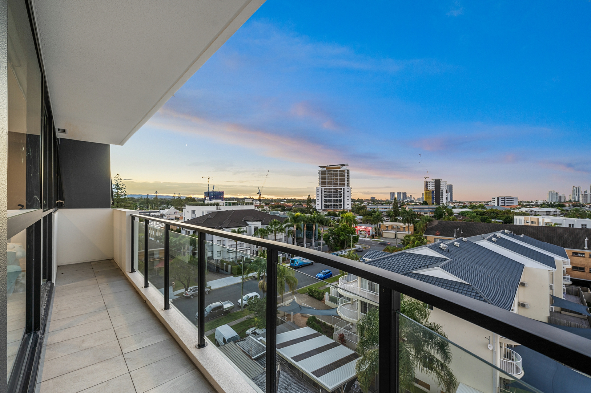 604/256 Stanhill Drive, CHEVRON ISLAND