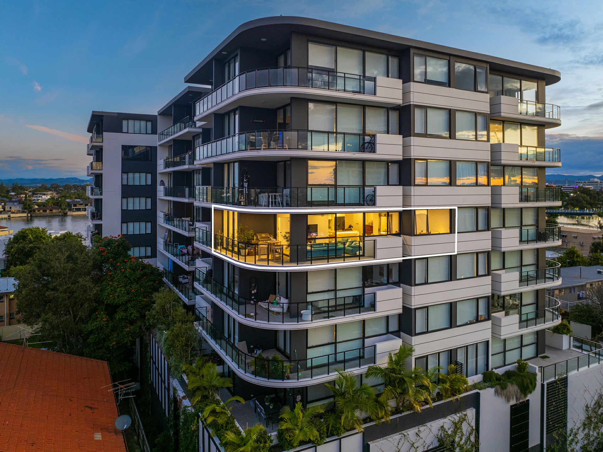 604/256 Stanhill Drive, CHEVRON ISLAND