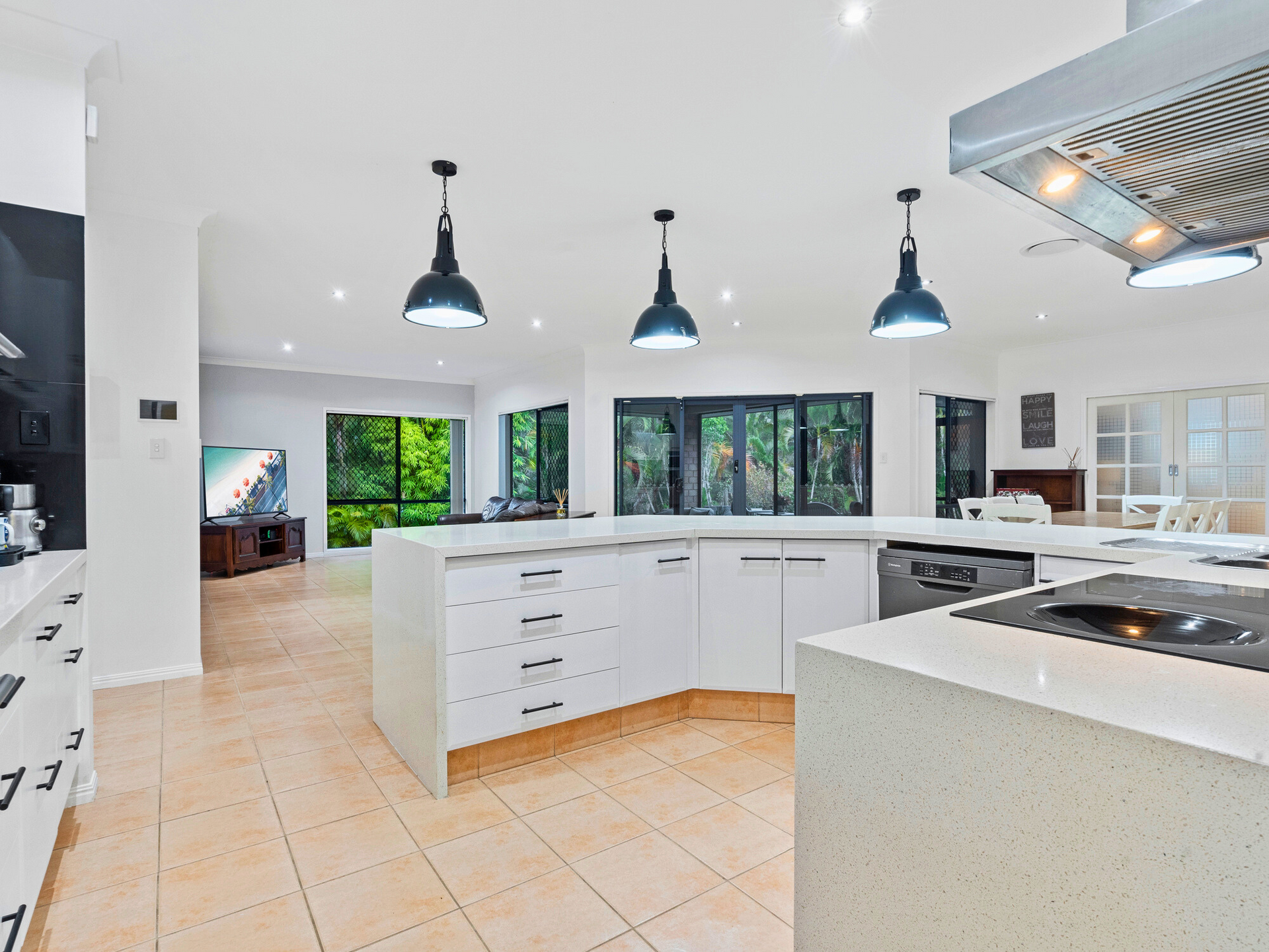 7 Burley Griffin Drive, MAUDSLAND