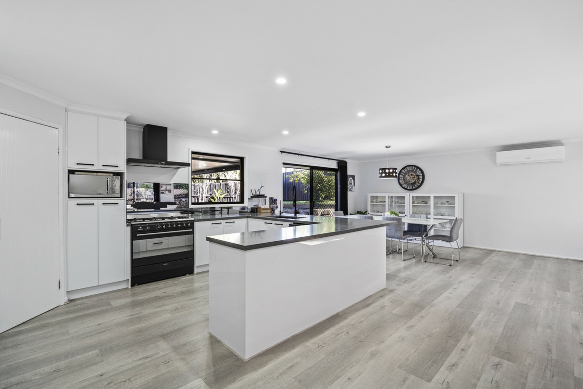 10 Sundew Crescent, UPPER COOMERA