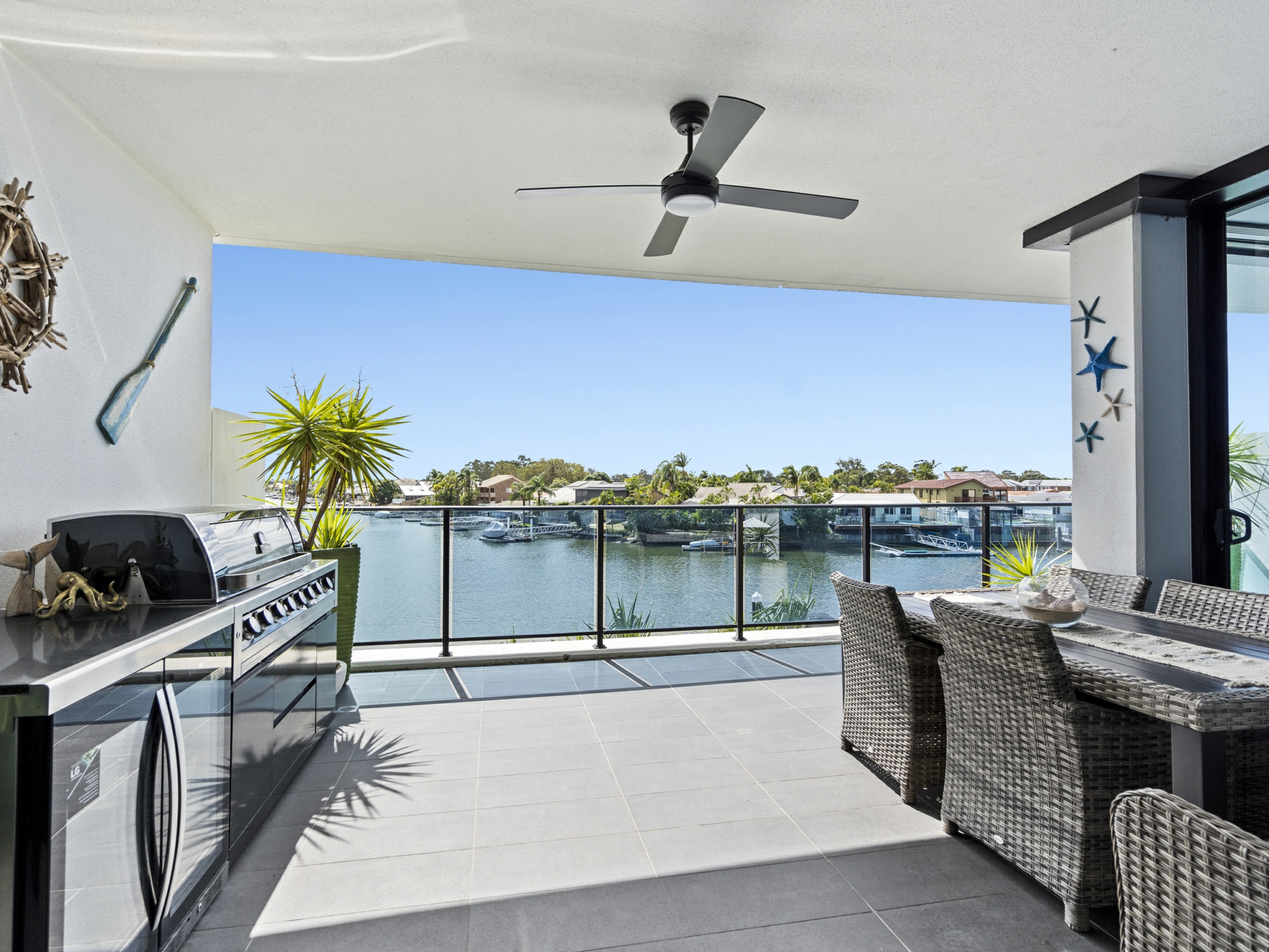 5103/5 Harbour Side Court, BIGGERA WATERS