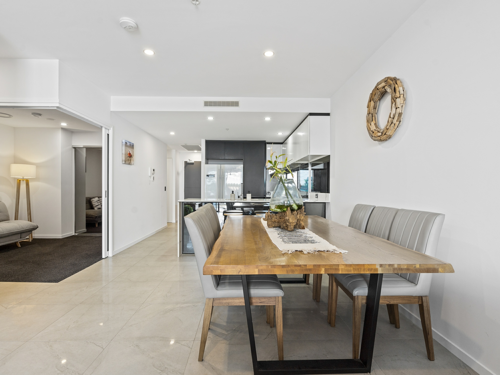 5103/5 Harbour Side Court, BIGGERA WATERS