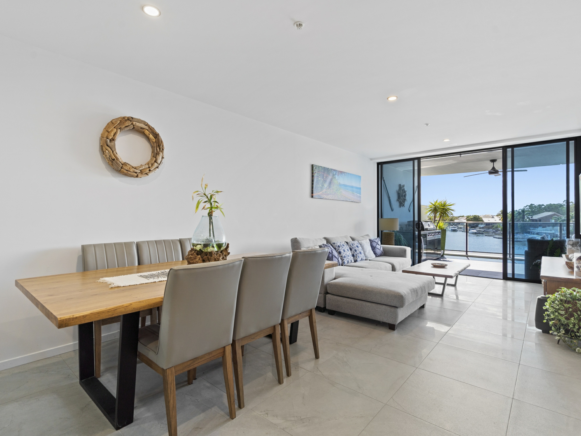 5103/5 Harbour Side Court, BIGGERA WATERS