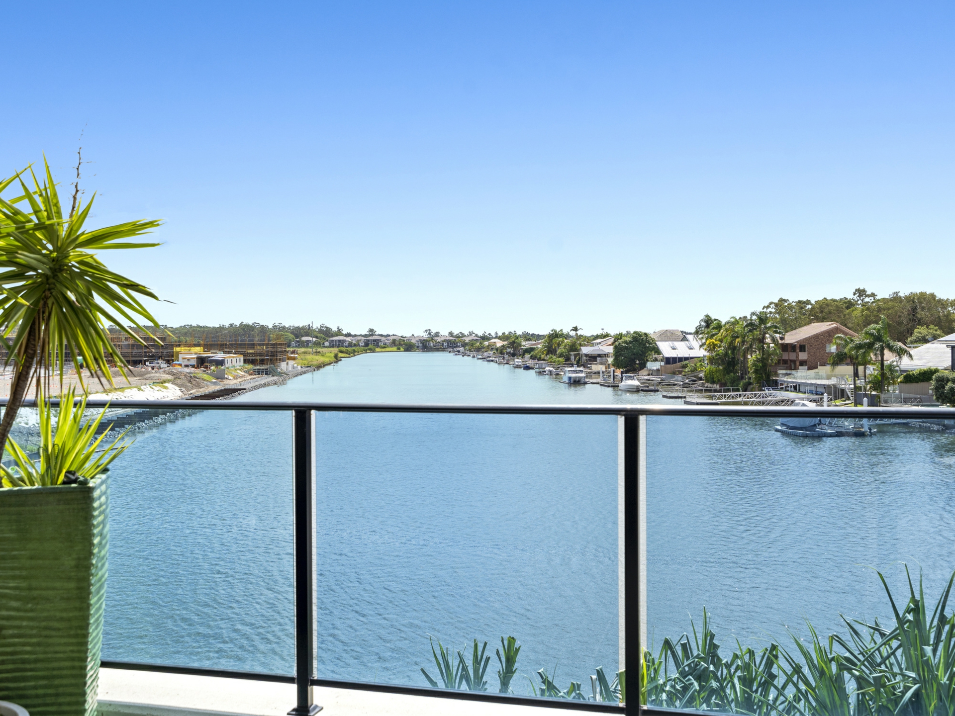 5103/5 Harbour Side Court, BIGGERA WATERS