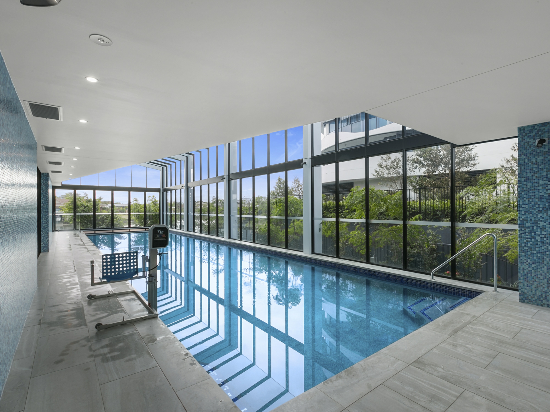 5103/5 Harbour Side Court, BIGGERA WATERS