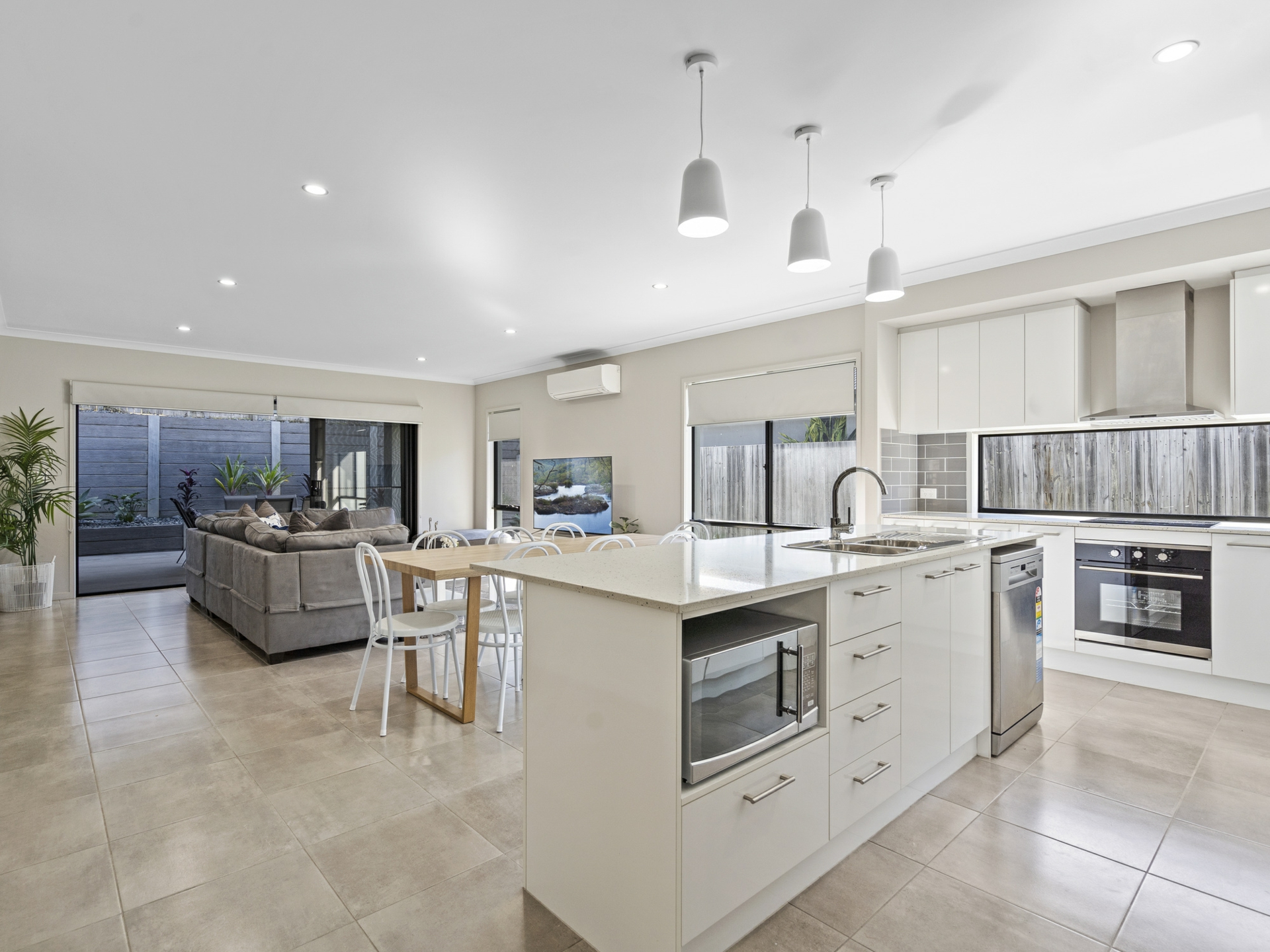 9 Coorong Street, COOMERA