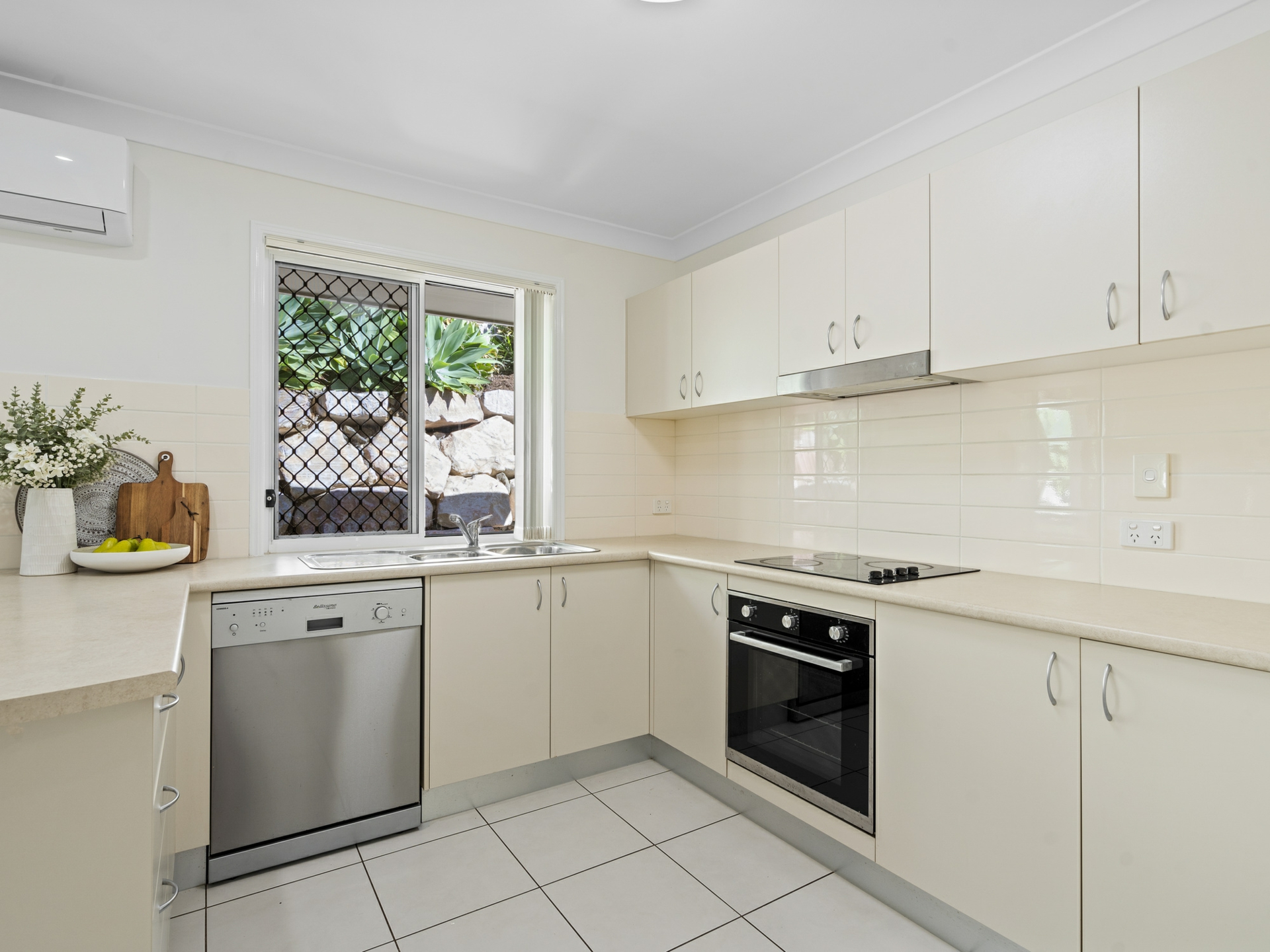 12 Isdell Court, UPPER COOMERA