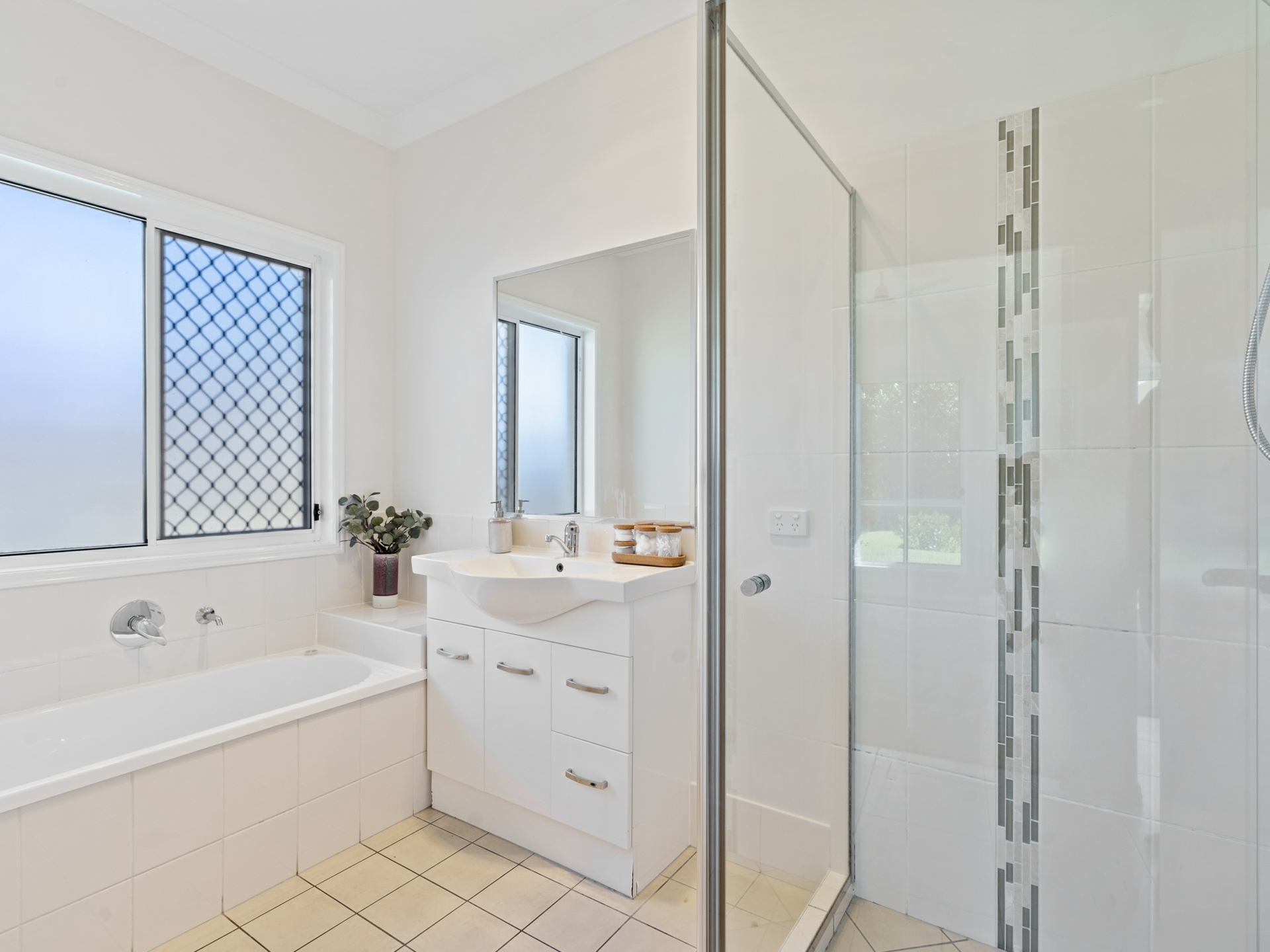 12 Isdell Court, UPPER COOMERA