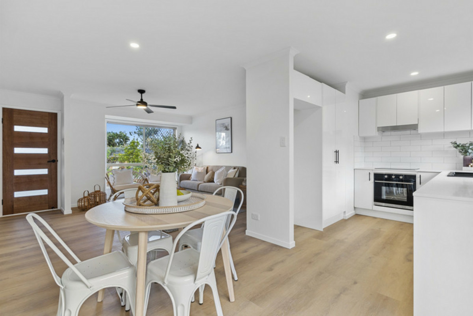 3/11-39 Kingaroy Avenue — photo from LJ Hooker Oxenford