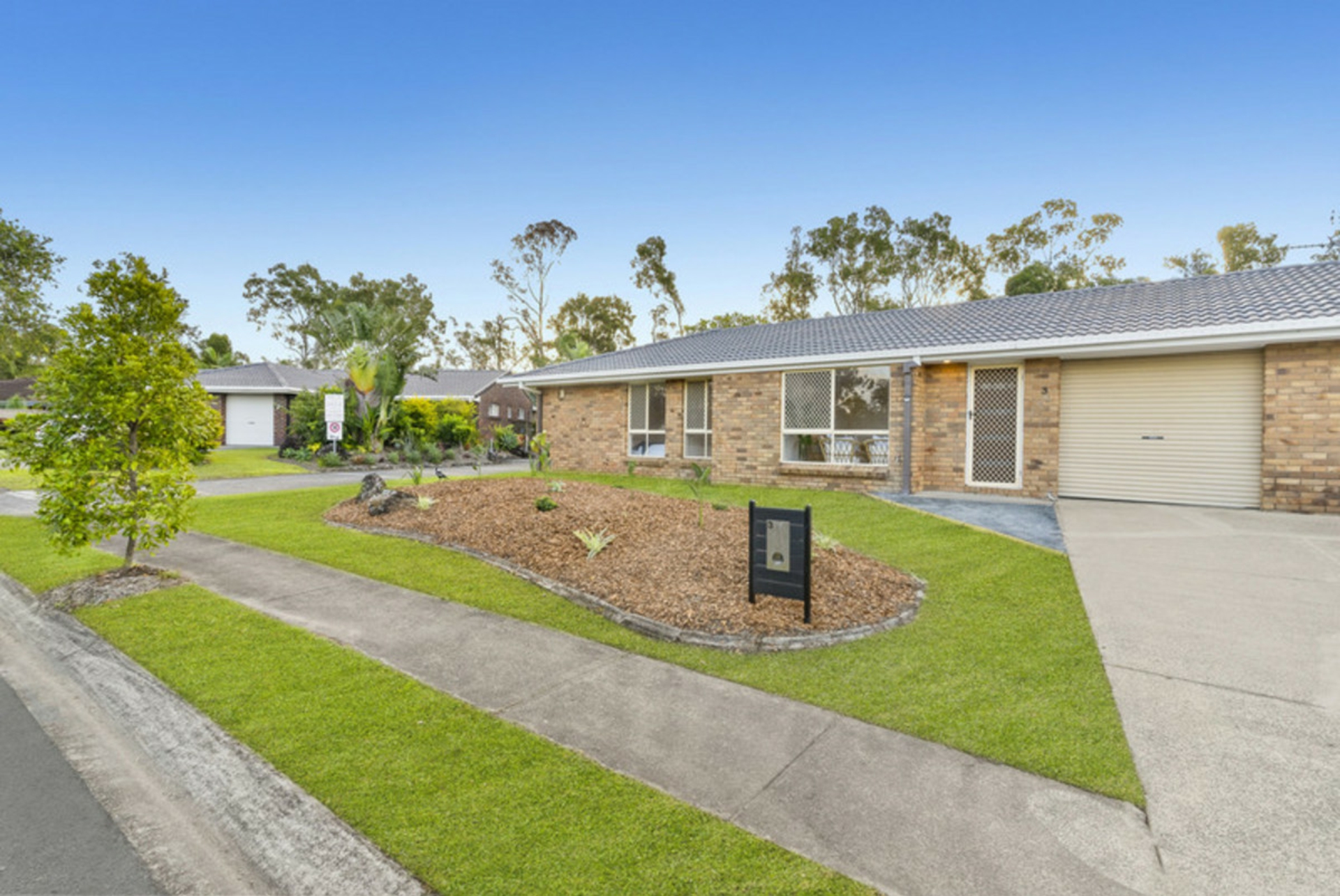 3/11-39 Kingaroy Avenue — photo 4 of 16