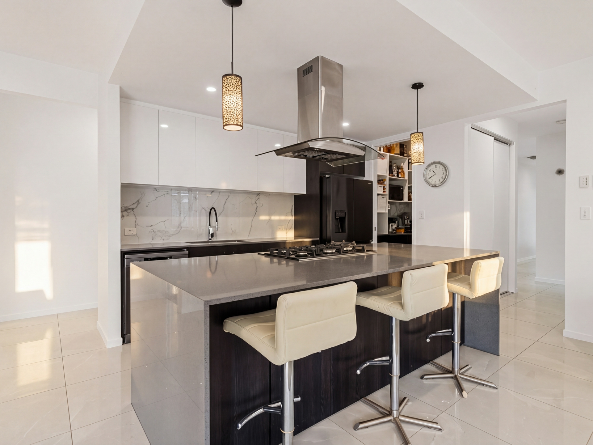 138 Gainsborough Drive — photo 6 of 27