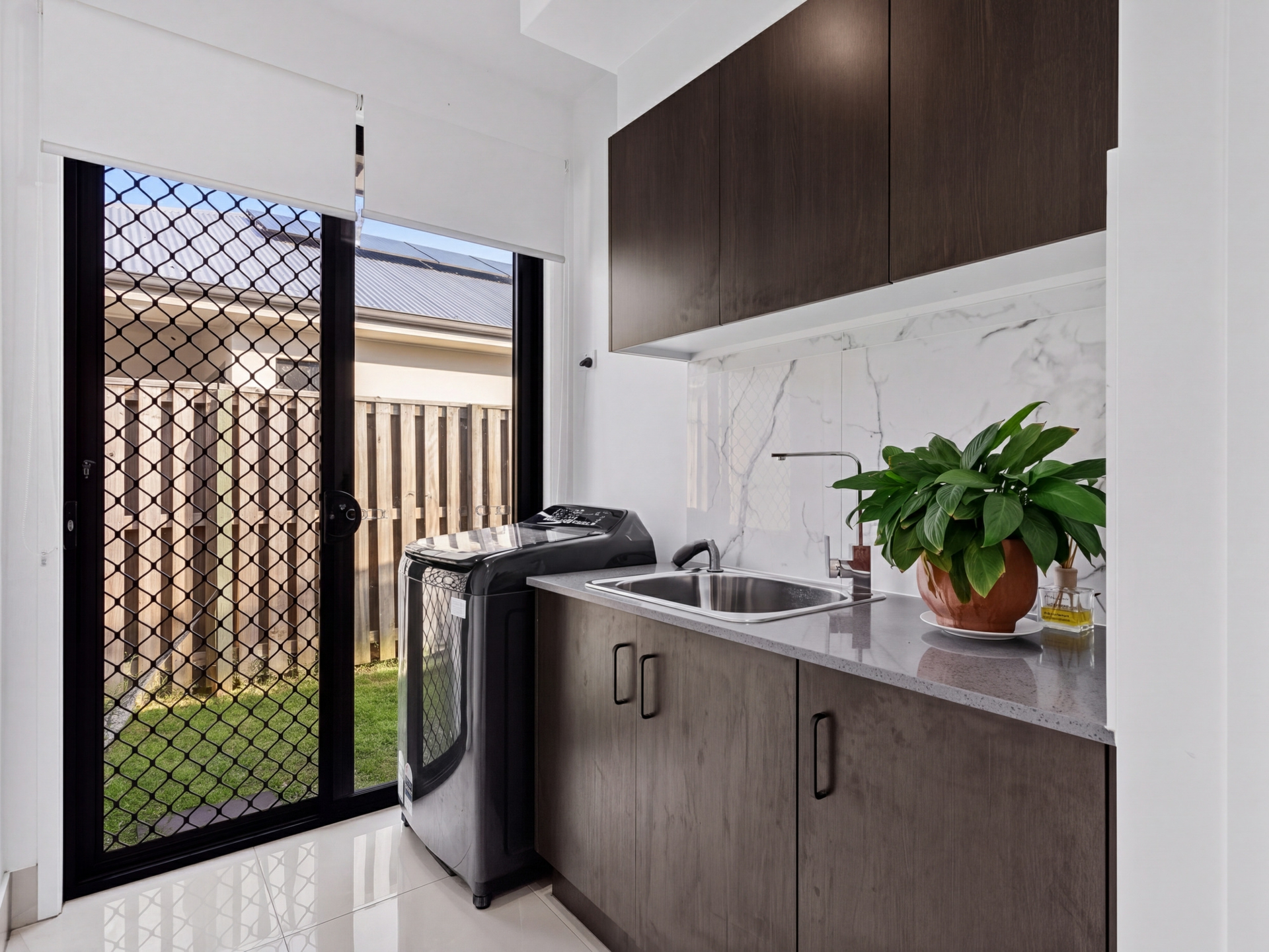 138 Gainsborough Drive — photo 15 of 27
