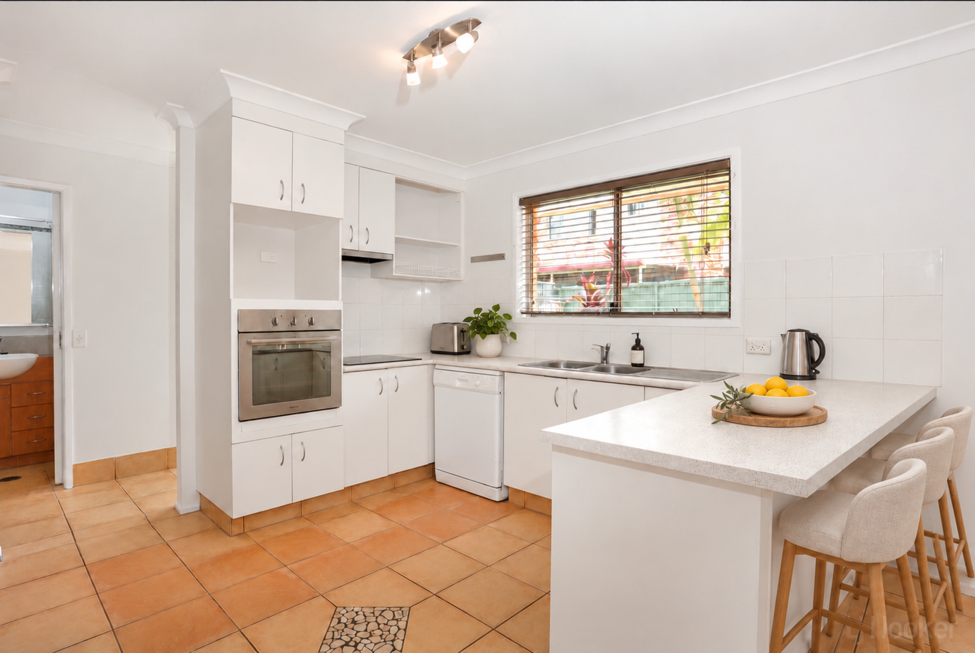 26/284 Oxley Drive — photo 3 of 20