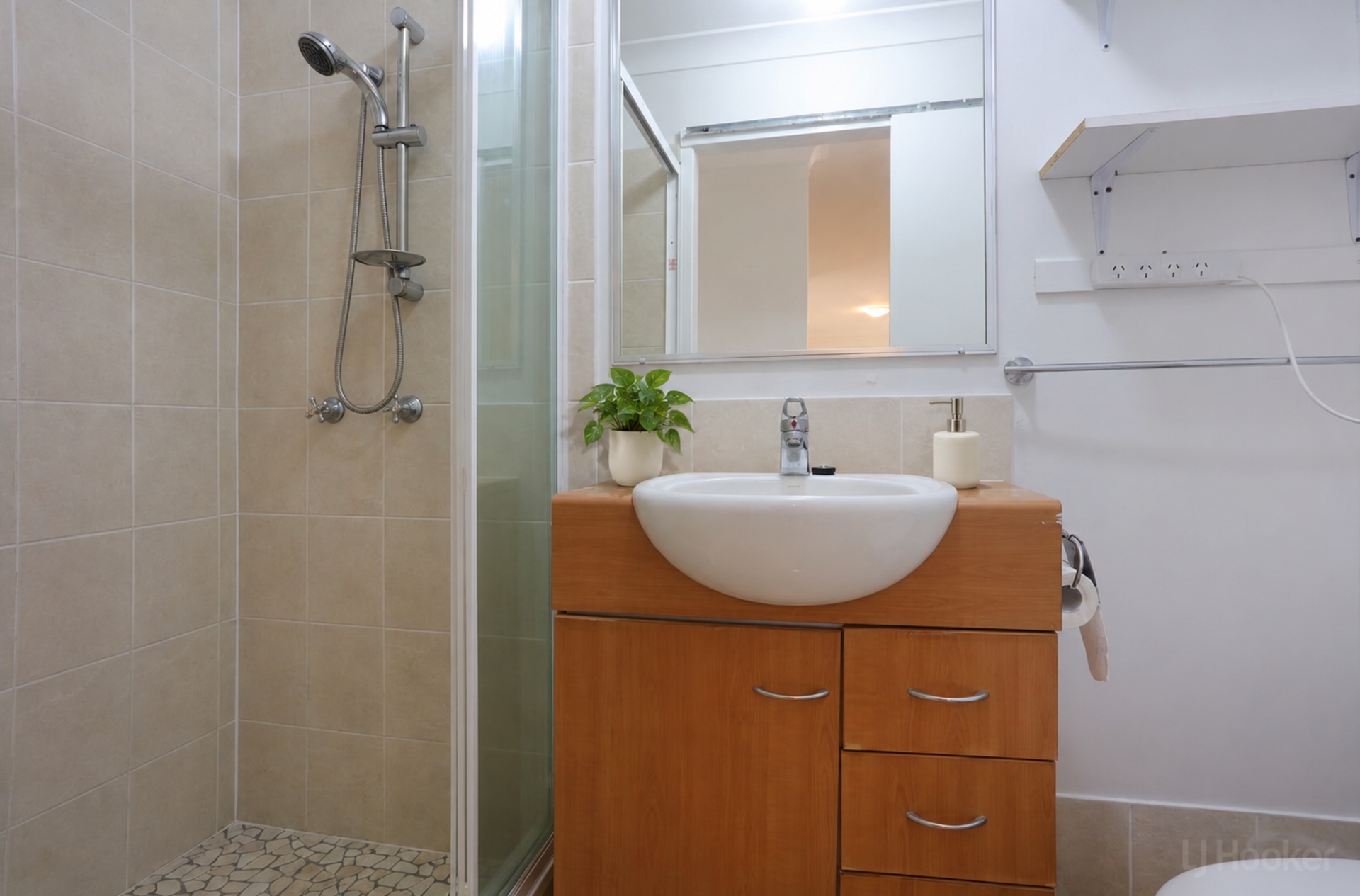 26/284 Oxley Drive — photo 11 of 20