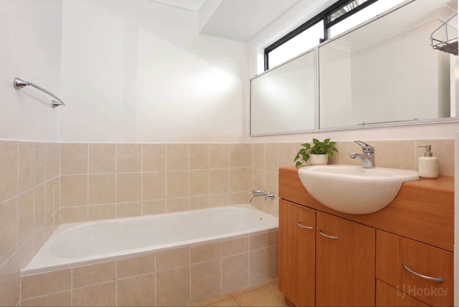 26/284 Oxley Drive — photo 12 of 20