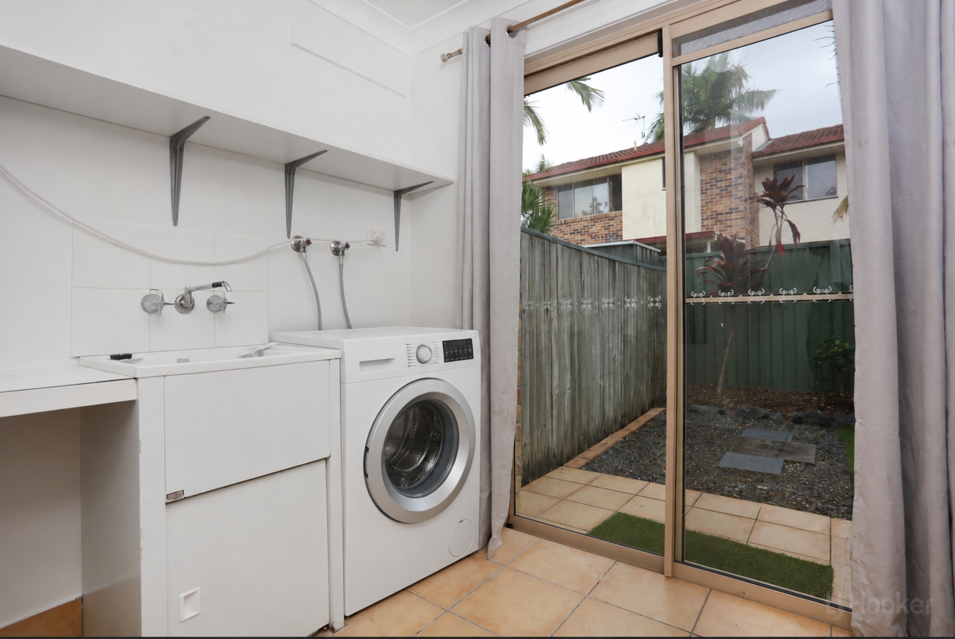 26/284 Oxley Drive — photo 16 of 20