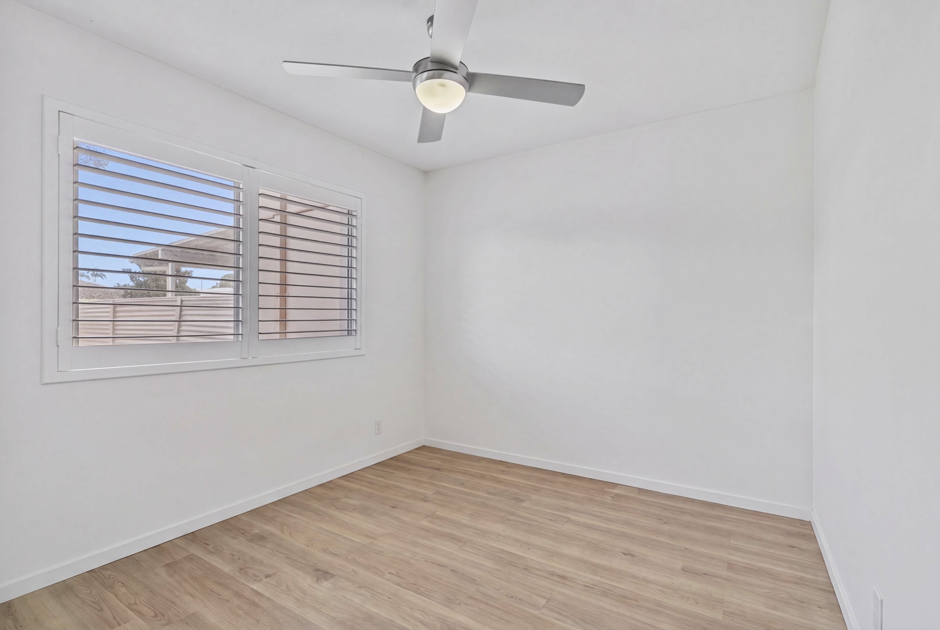 1/37 Bruce Avenue — photo 4 of 6