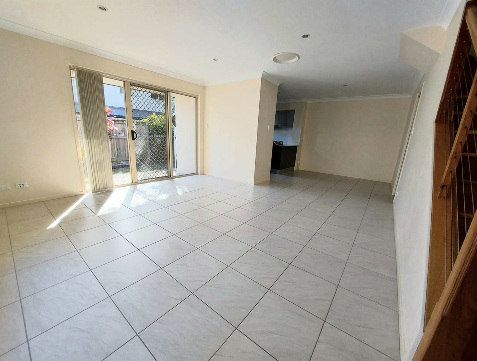 48/2 Weir Drive — photo 3 of 9