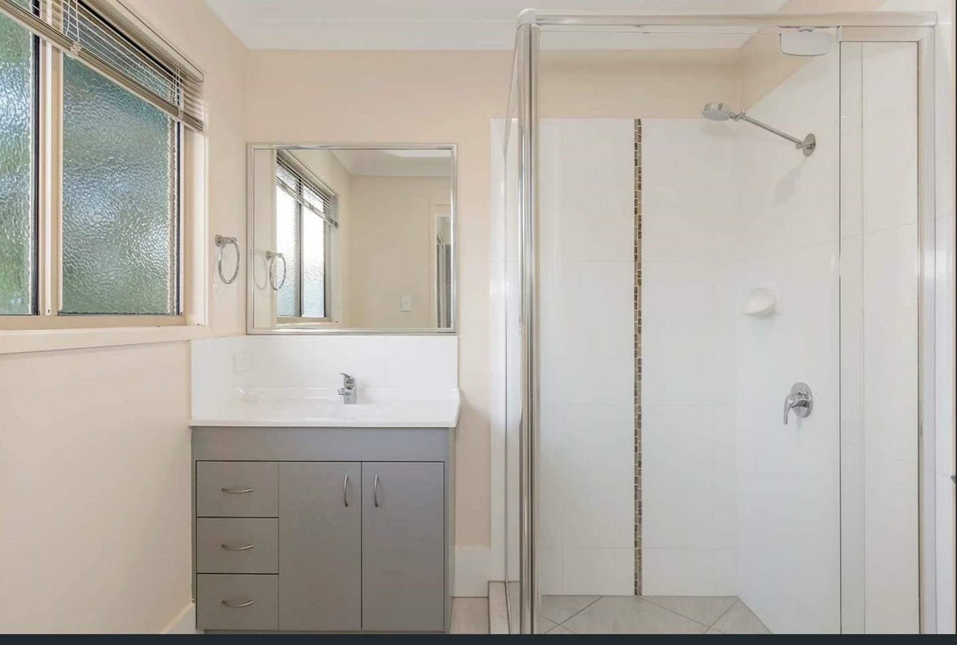 48/2 Weir Drive — photo 8 of 9