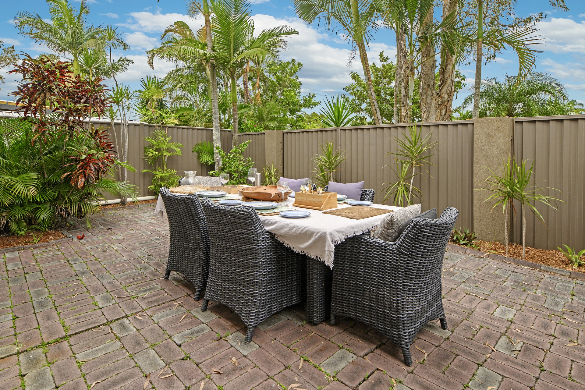 2/30 St Kevins Avenue, BENOWA